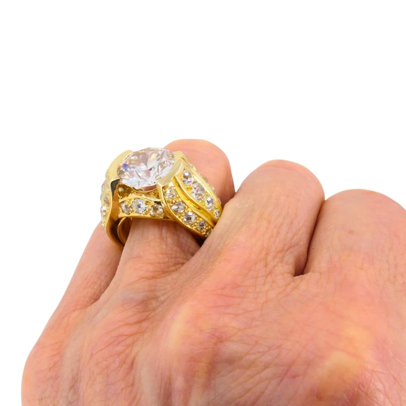 Women's or Men's 1950s Ring 18k Gold Cocktail Ring Old European Cut Diamond For Sale