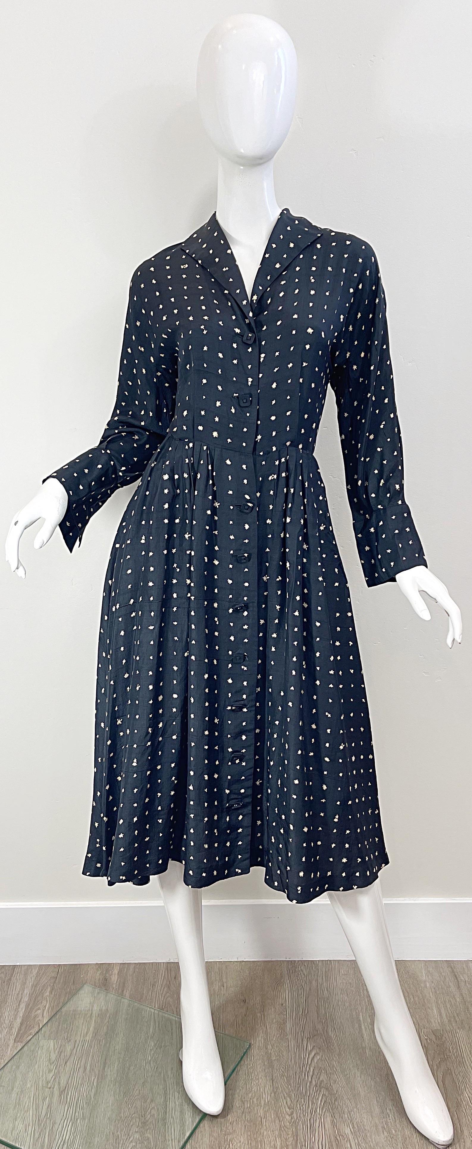 1950er Roberta Lee Originals Vintage 50er Jahre Kleid mit schwarzem und weißem Blumendruck (Schwarz) im Angebot
