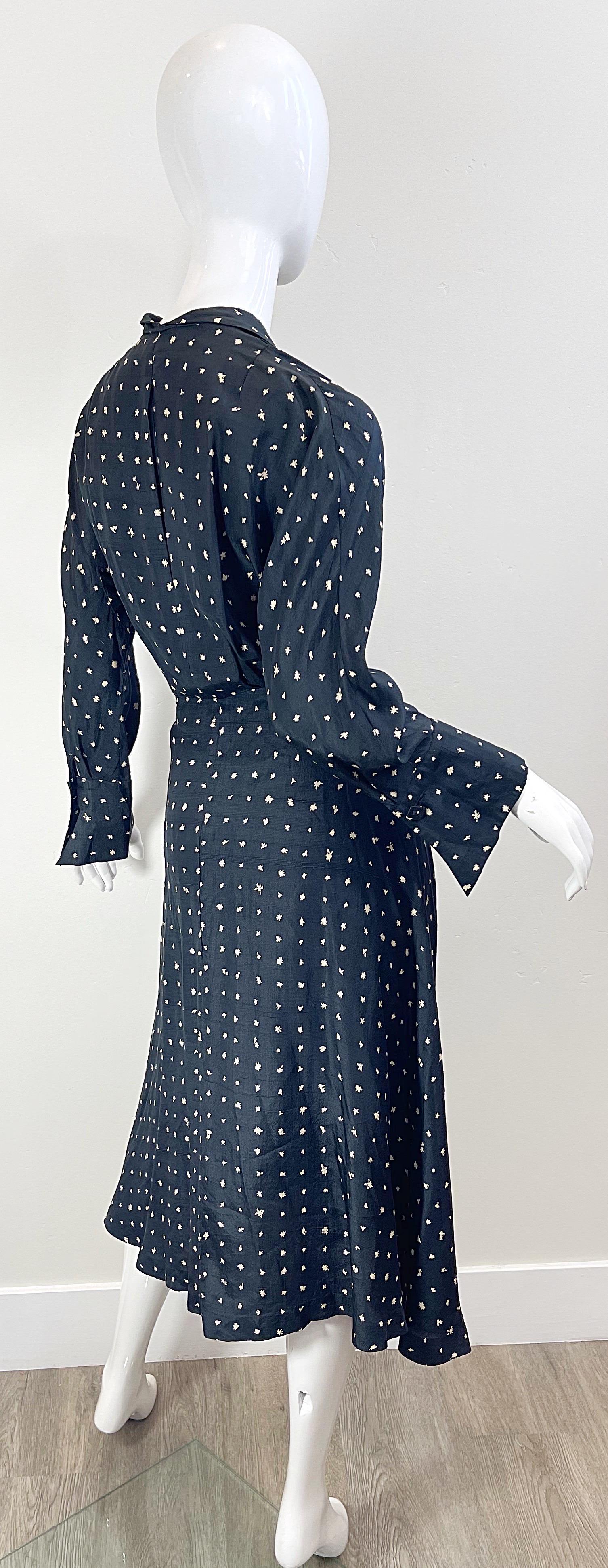 1950er Roberta Lee Originals Vintage 50er Jahre Kleid mit schwarzem und weißem Blumendruck im Zustand „Hervorragend“ im Angebot in San Diego, CA