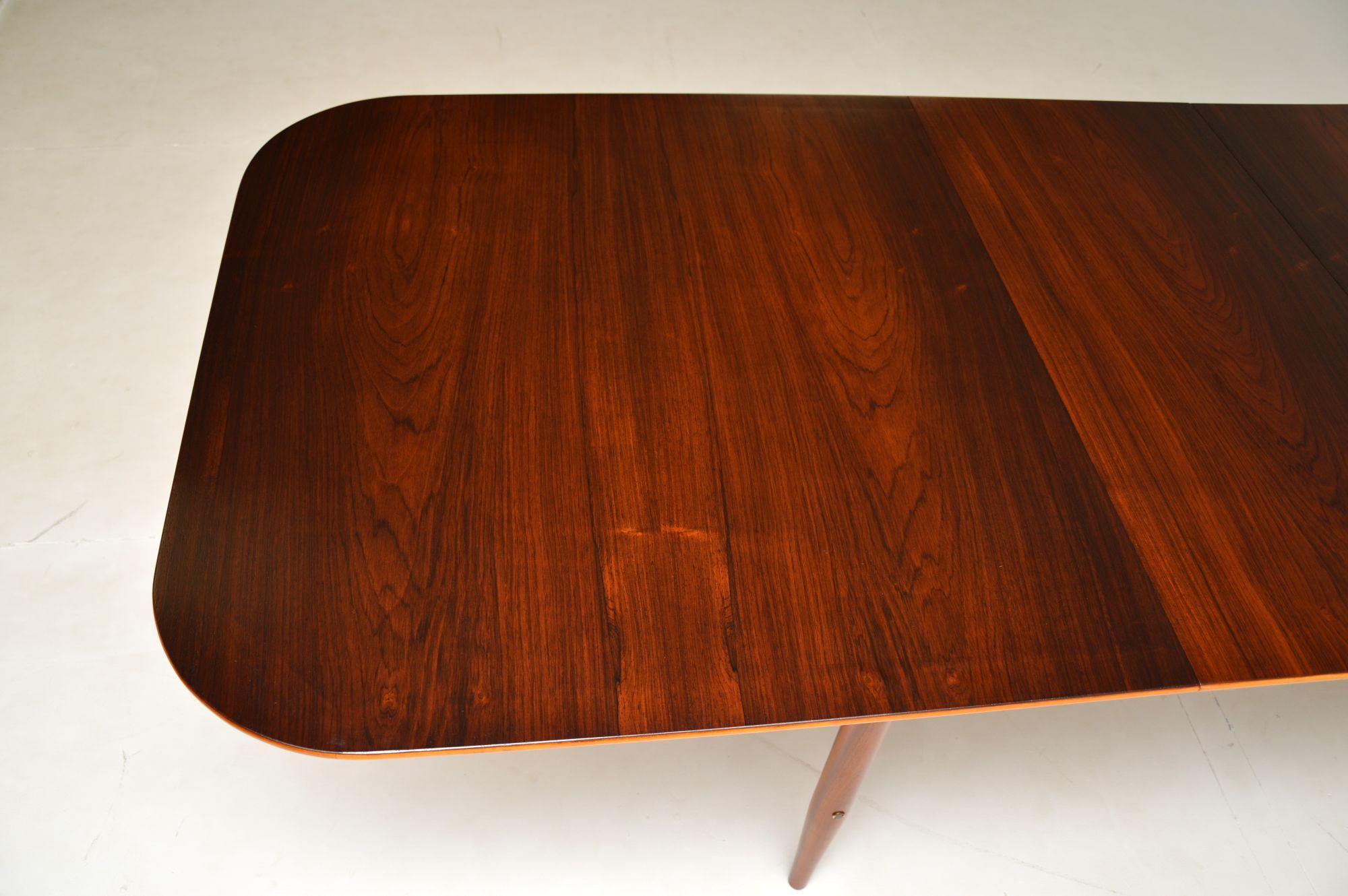 Bois Table de salle à manger des années 1950 Design/One pour Hille en vente