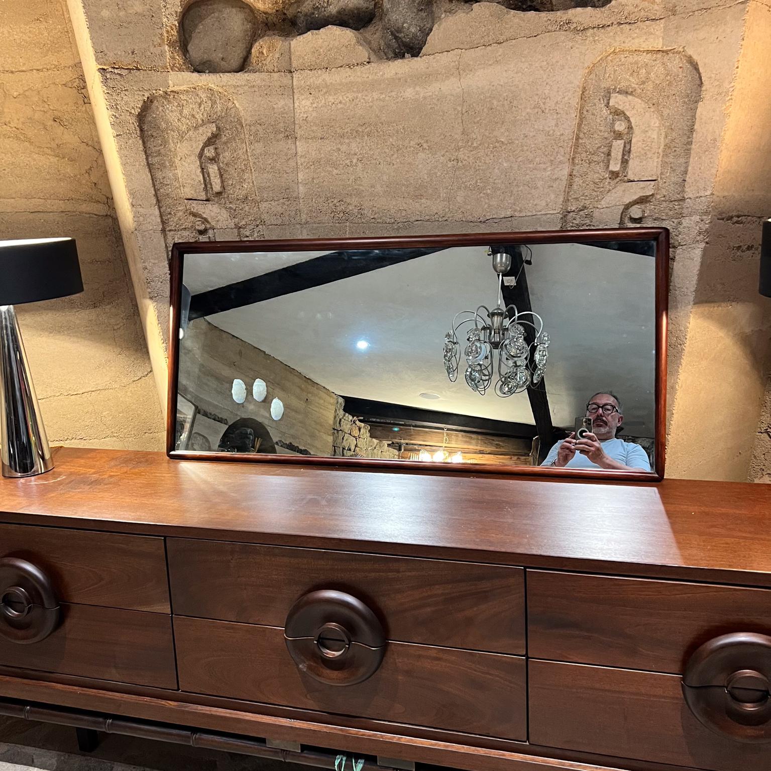 Specchio da parete con cornice in Wood del 1950 Robsjohn-Gibbings per Widdicomb in vendita 2