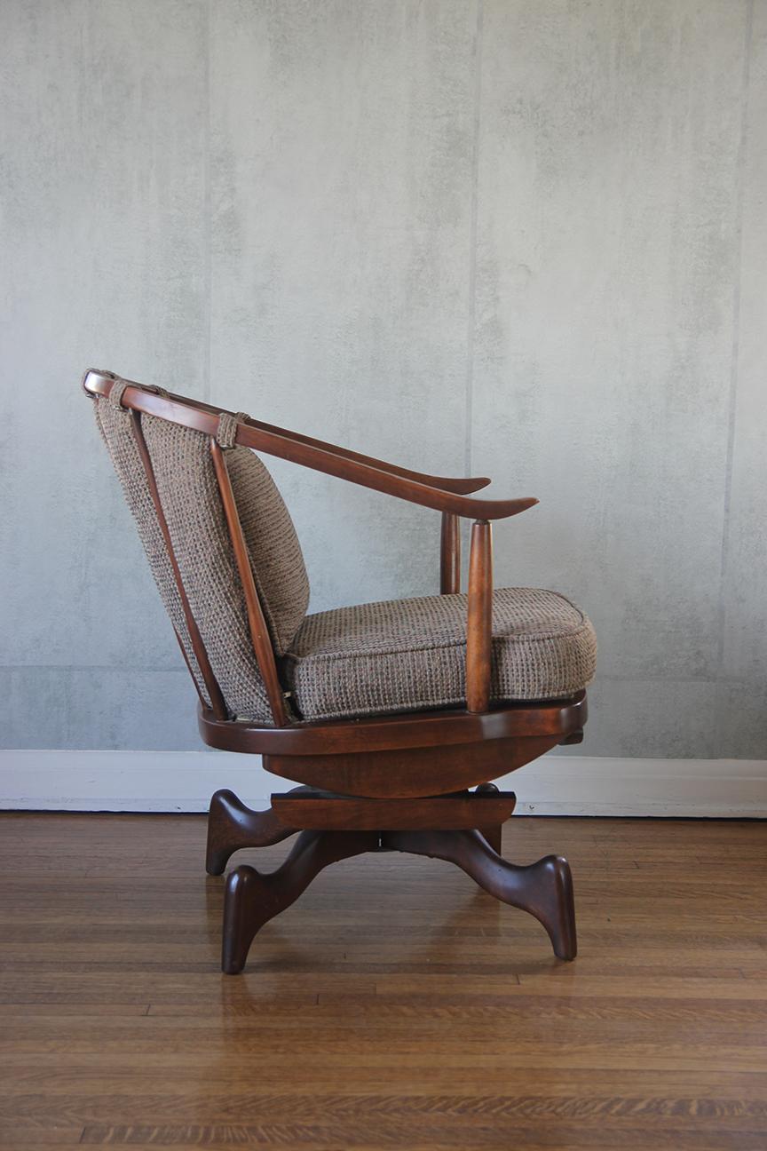 Silla mecedora giratoria de los años 50 con cojín en Bueno estado para la venta en Los Angeles, CA