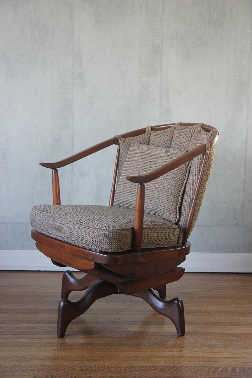 Silla mecedora giratoria de los años 50 con cojín Tela en venta