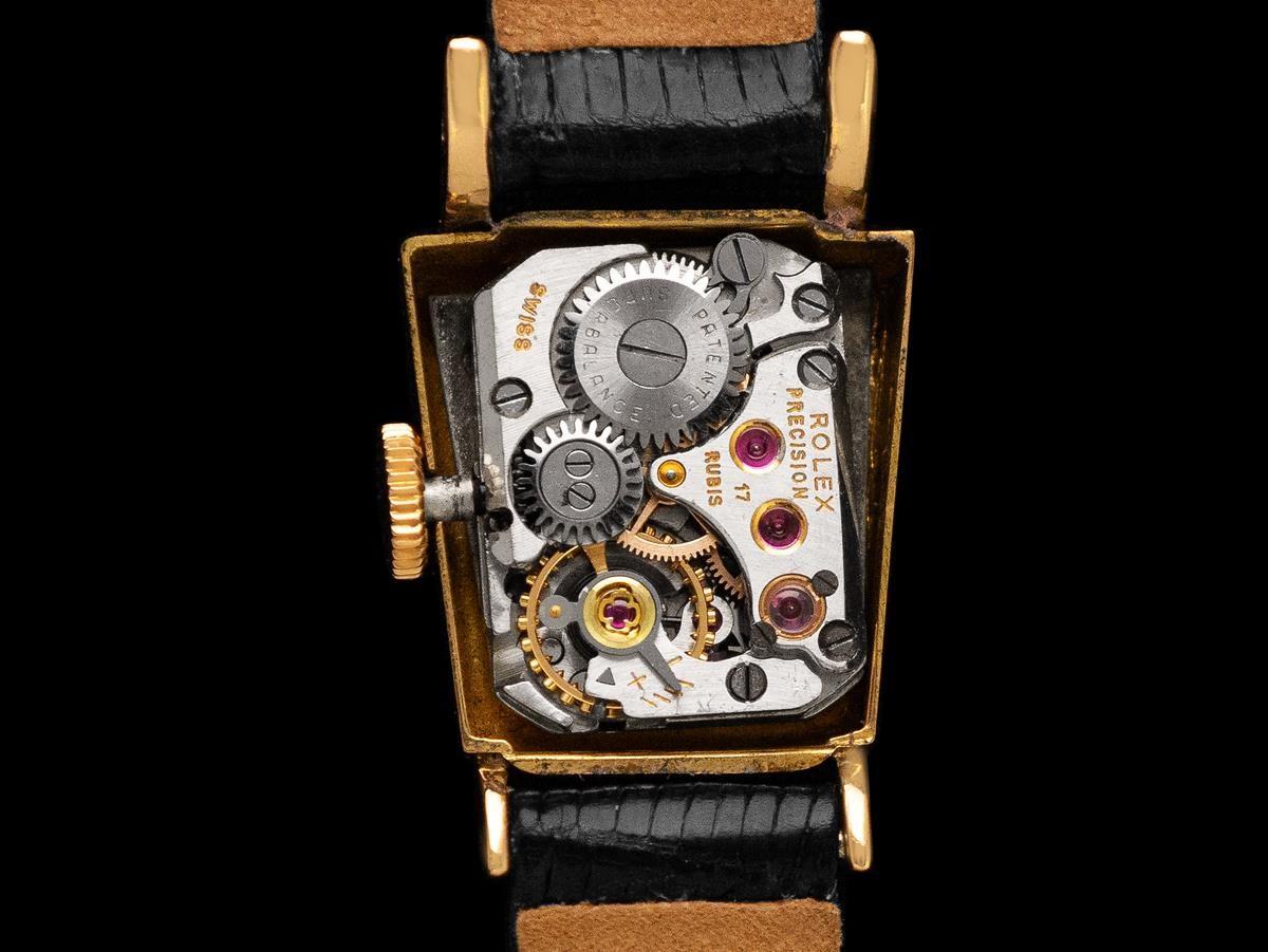 1950's Rolex Ladies Vintage Watch, 18K Gold Rare & Beautiful Asymmetrical Design en venta 3