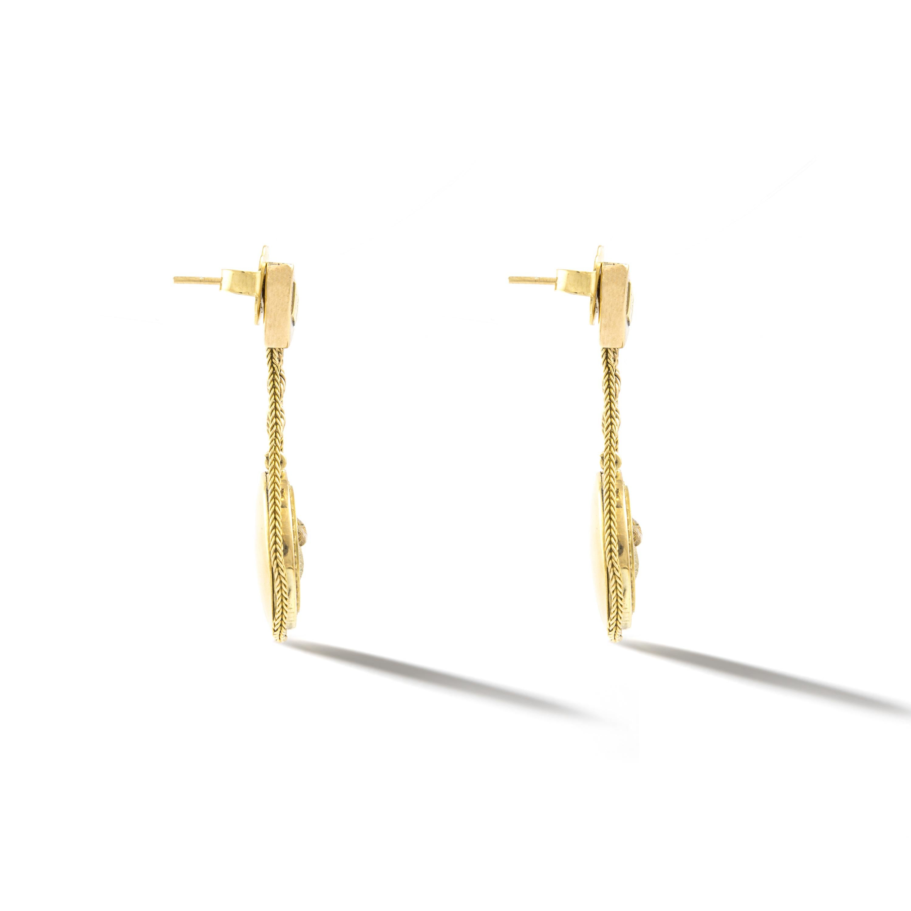 1950er Romantik Antique Revival Ohrringe Farbiges Gold im Zustand „Hervorragend“ im Angebot in Geneva, CH