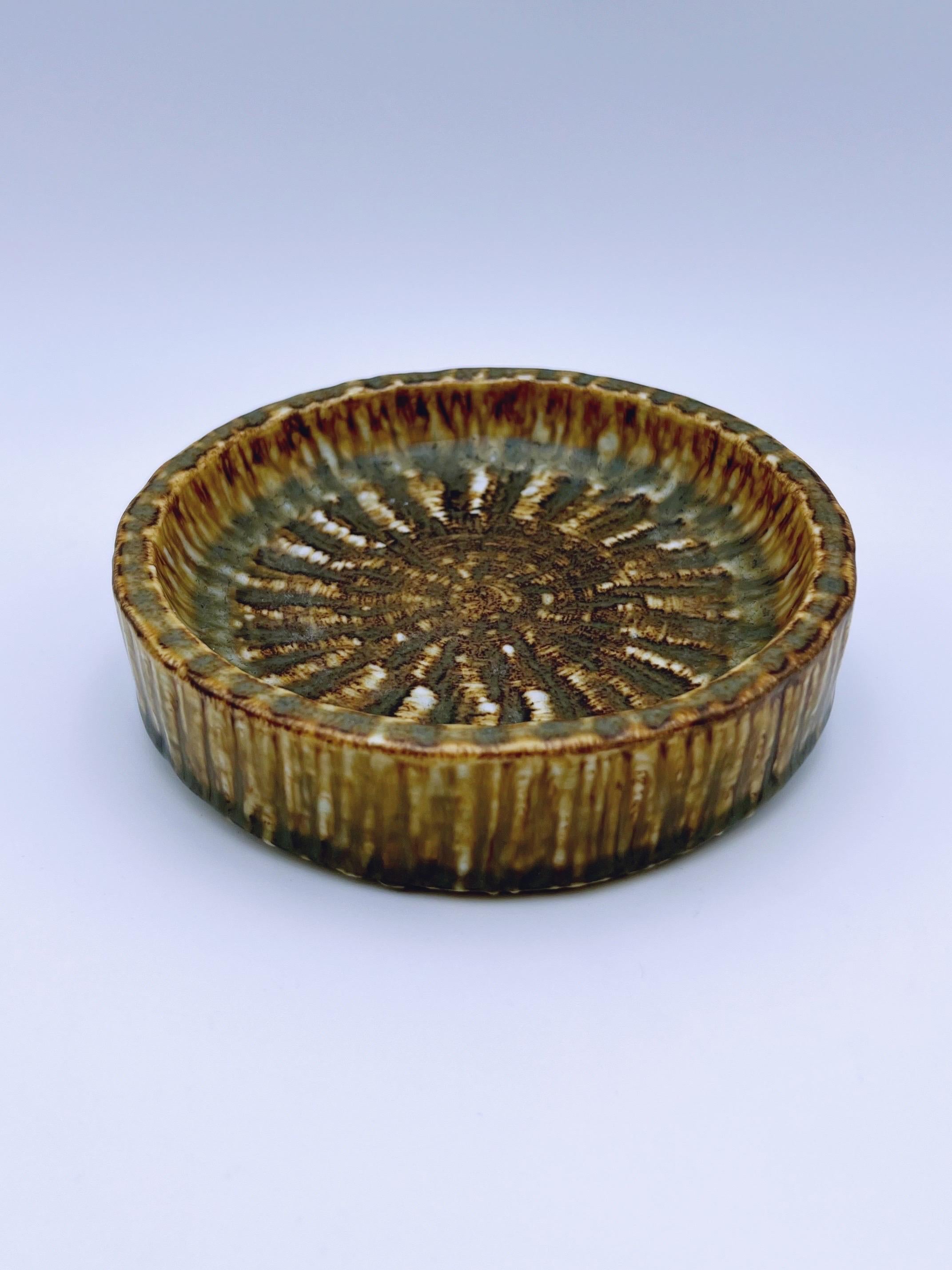 Swedish 1950s Rörstrand Gunnar Nylund Signed Stoneware Bowl - Scandinavian Modern For Sale