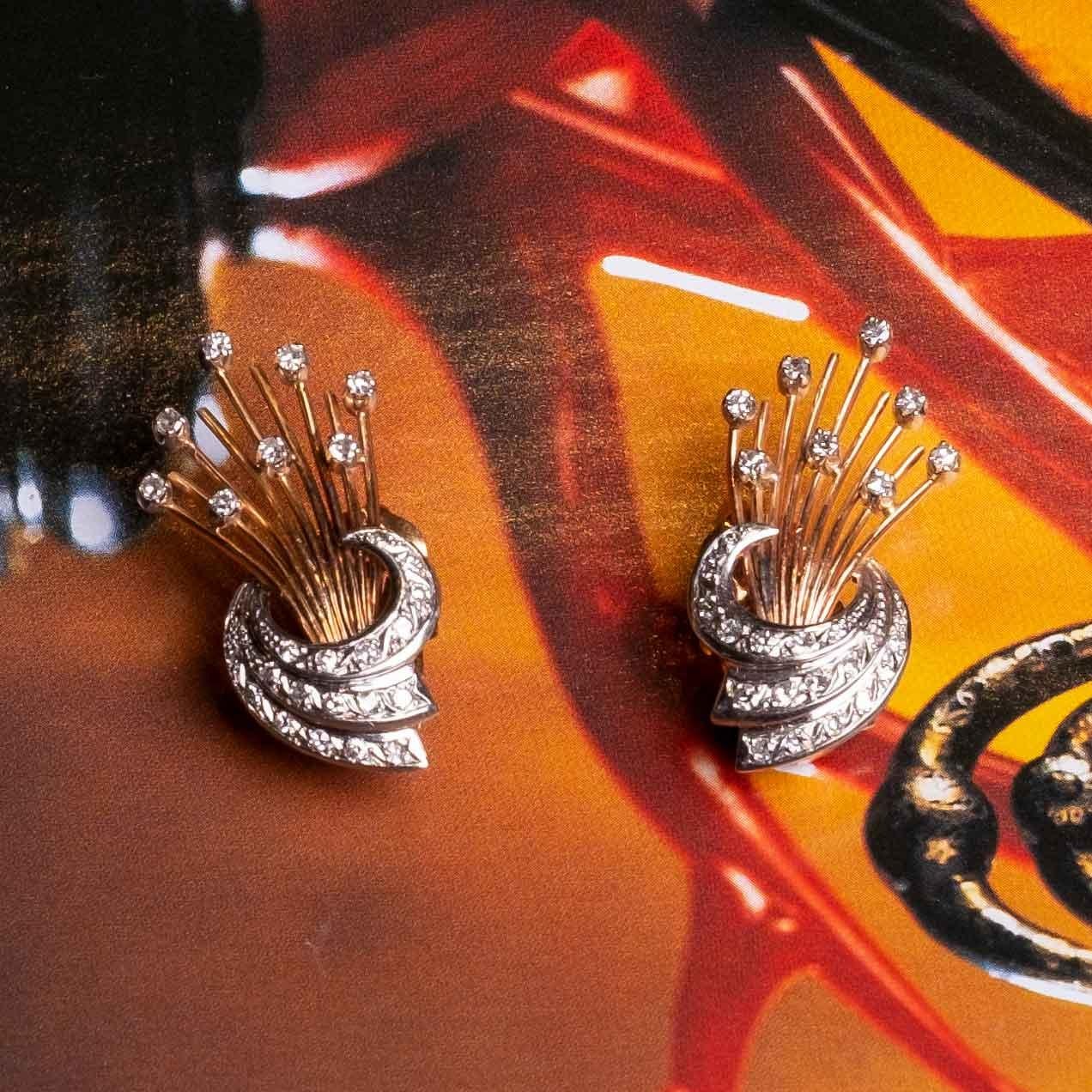 Orecchini in oro rosa e diamanti degli anni '50 In condizioni buone in vendita a Milano, MI