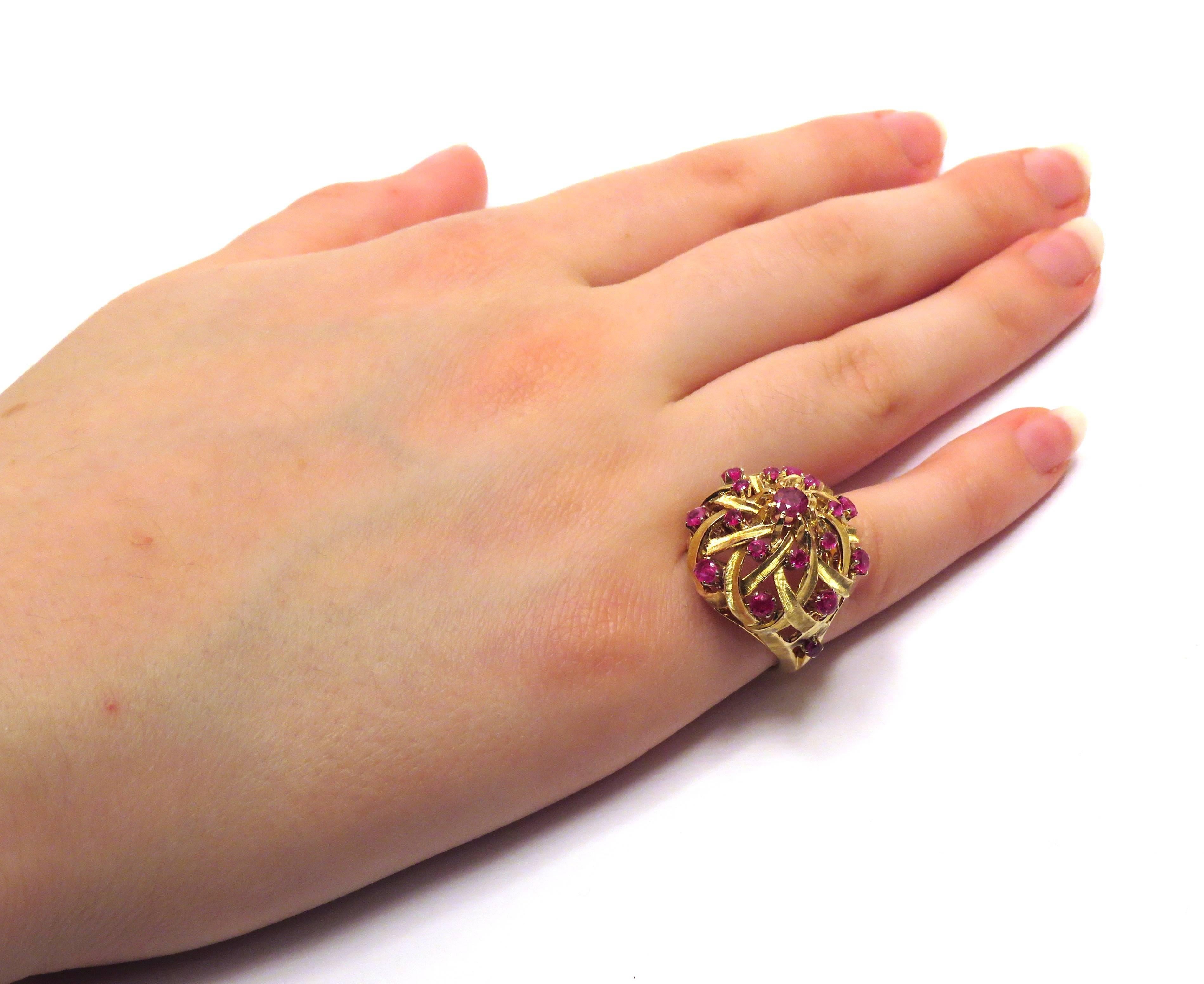 1950s Rose Gold Rubies Dome Engraved Little Finger 18 Carat Ring In Excellent Condition In Milano, IT