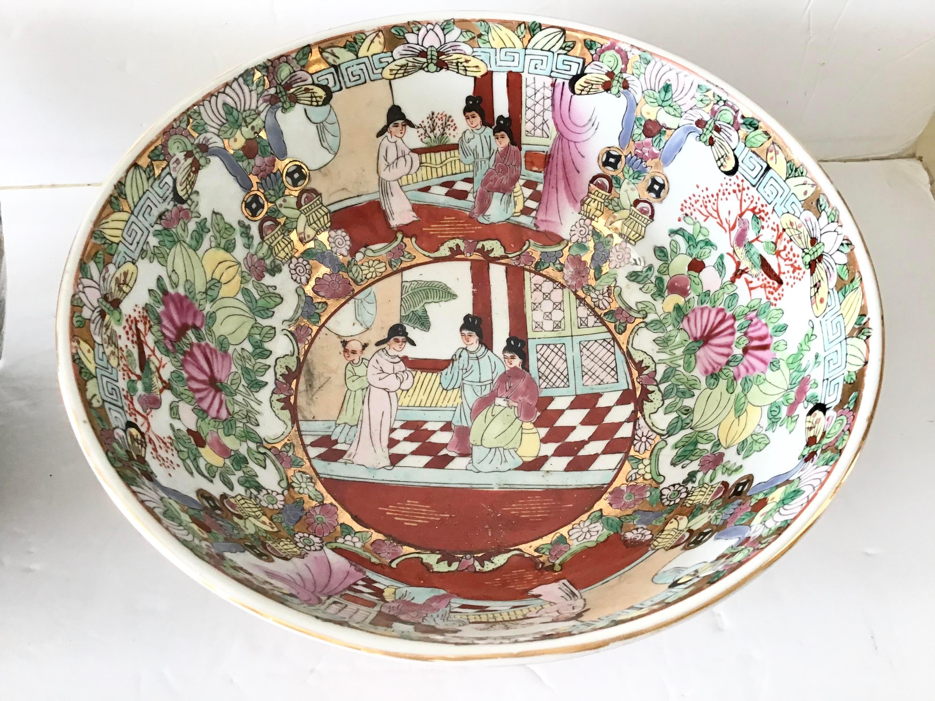 Porcelain 1950s Rose Medallion Bowls, a Pair For Sale