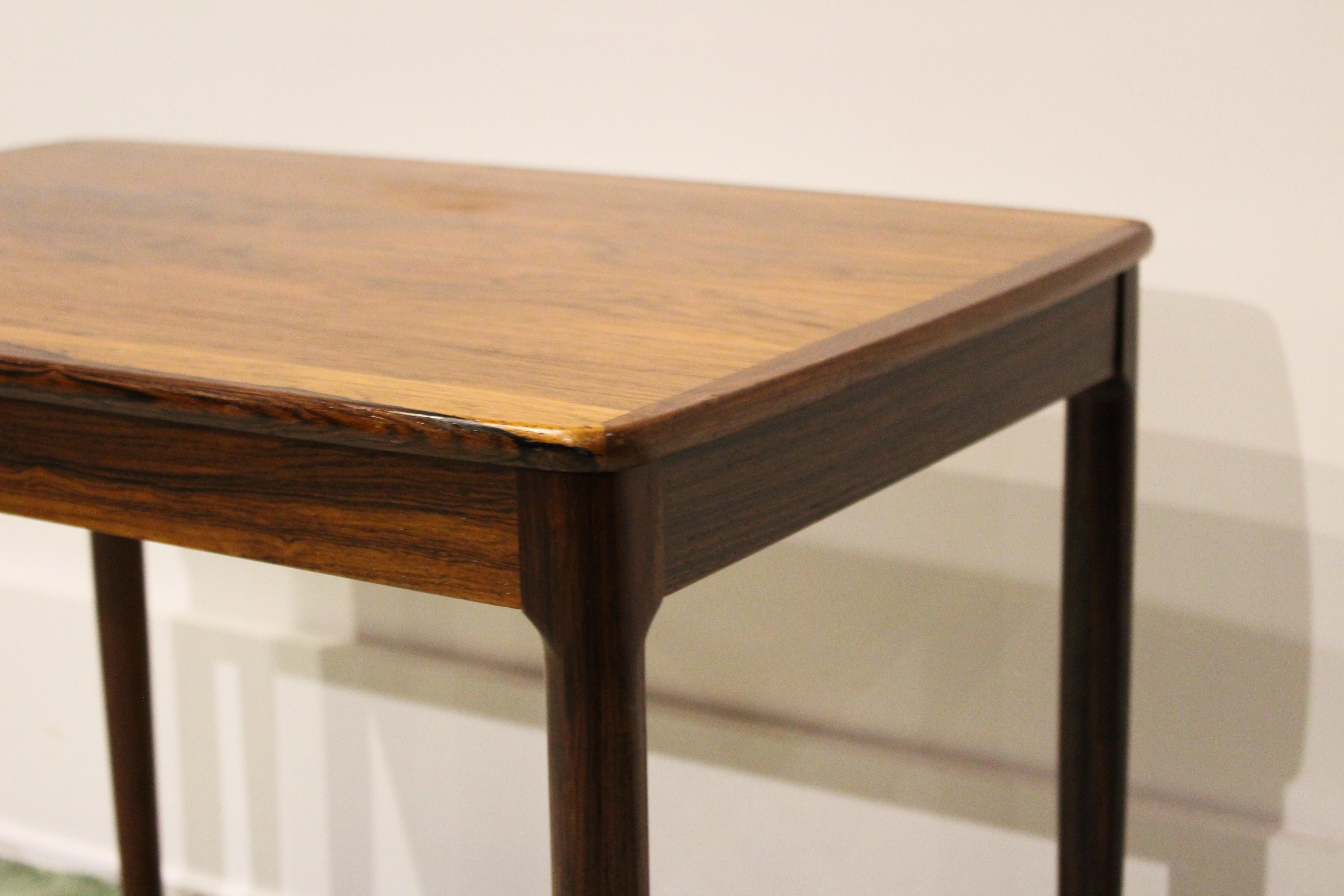 1950s Rosewood Small Coffee Table by Yngvar Sandström, Seffle Möbelfabrik In Good Condition For Sale In Malmo, SE