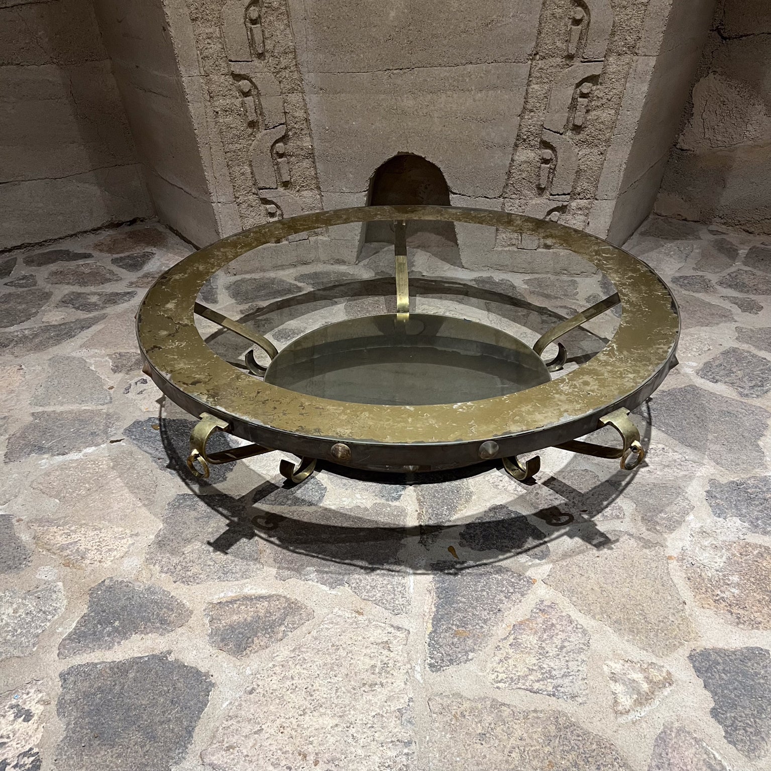 1950s Round Cocktail Coffee Table Brass and Églomisé Arturo Pani