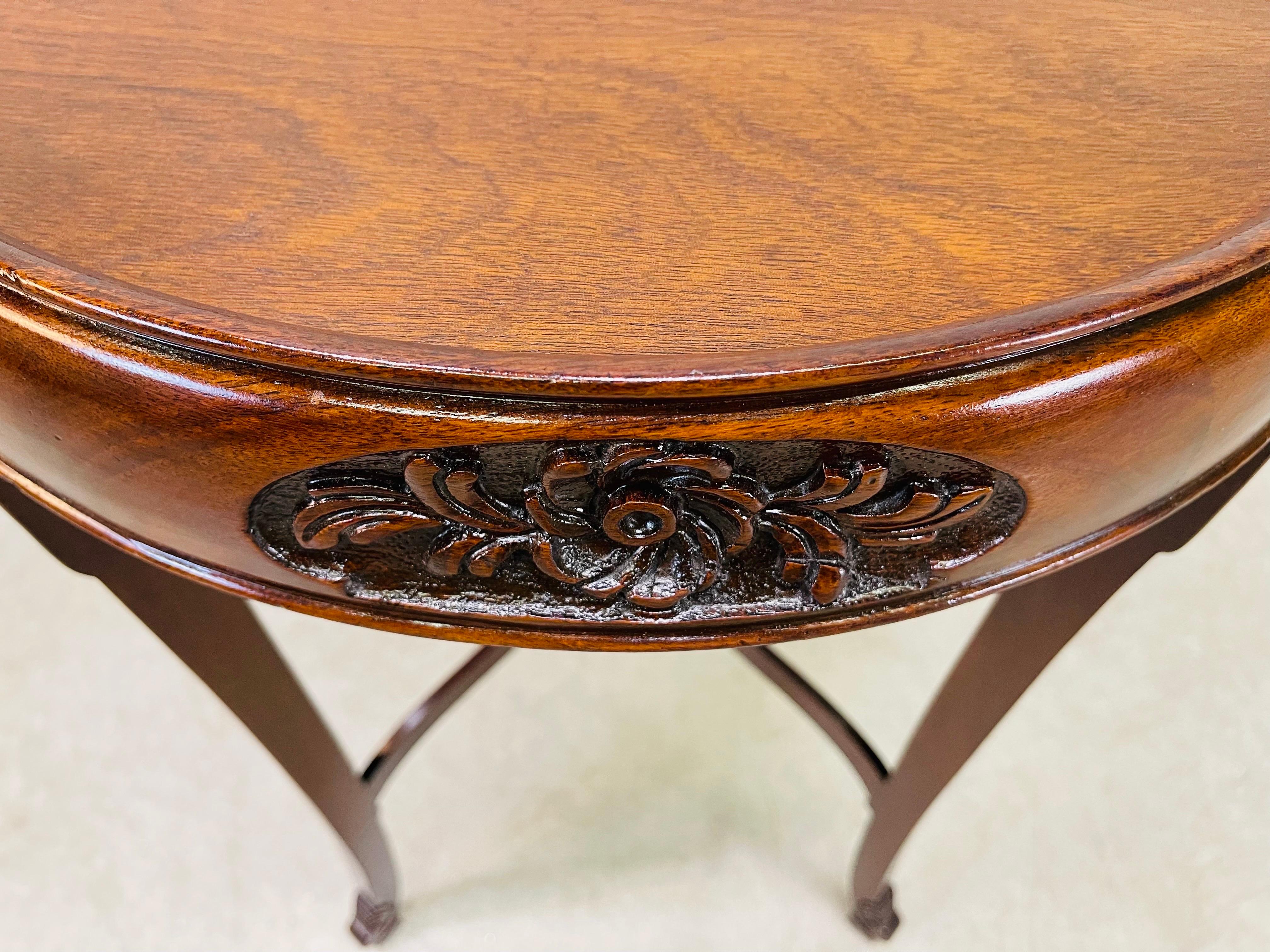 1950s Round Mahogany Carved Side Table For Sale 2