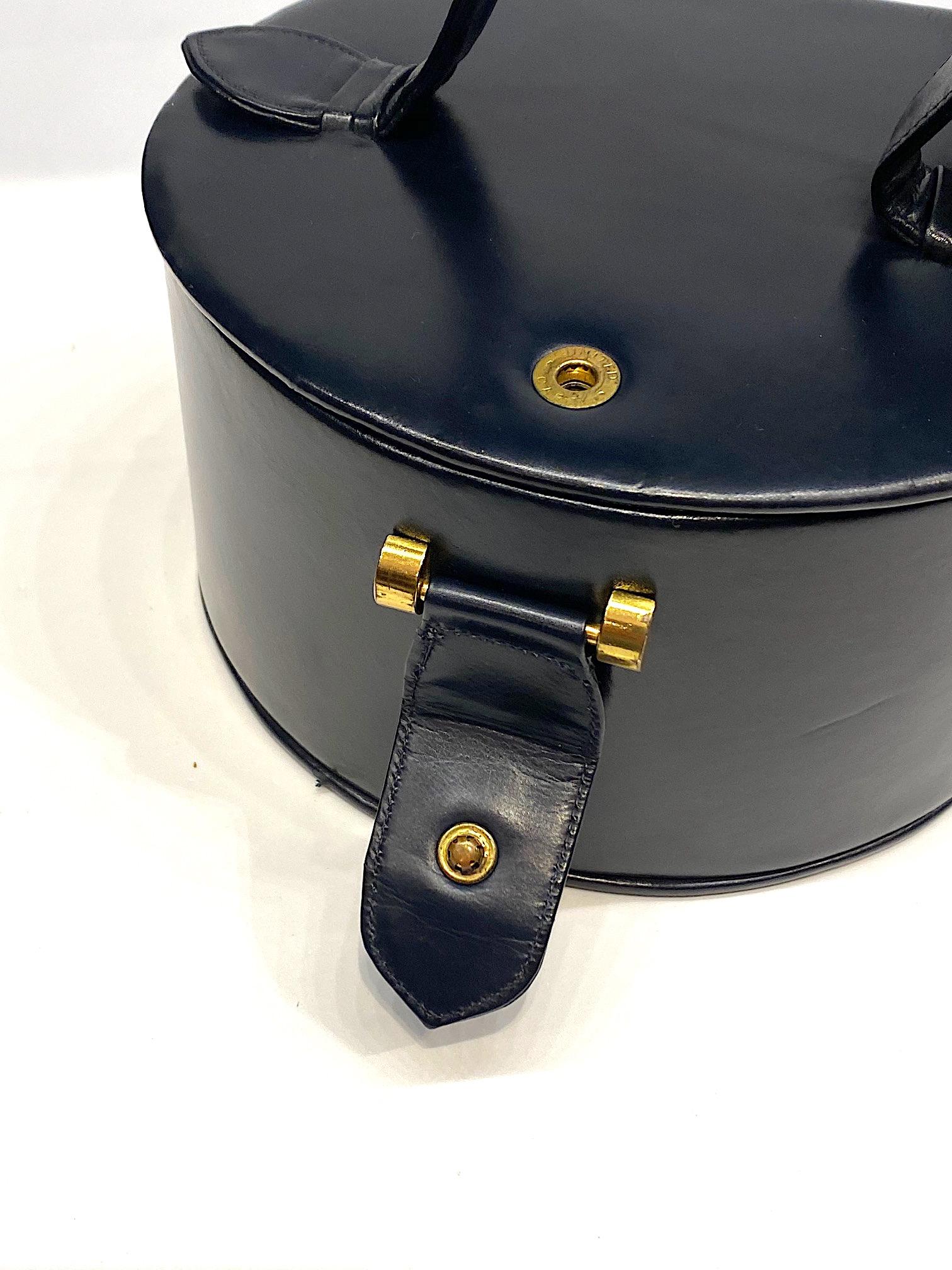 1950s Round Midnight Navy Leather Box Bag In Good Condition In New York, NY