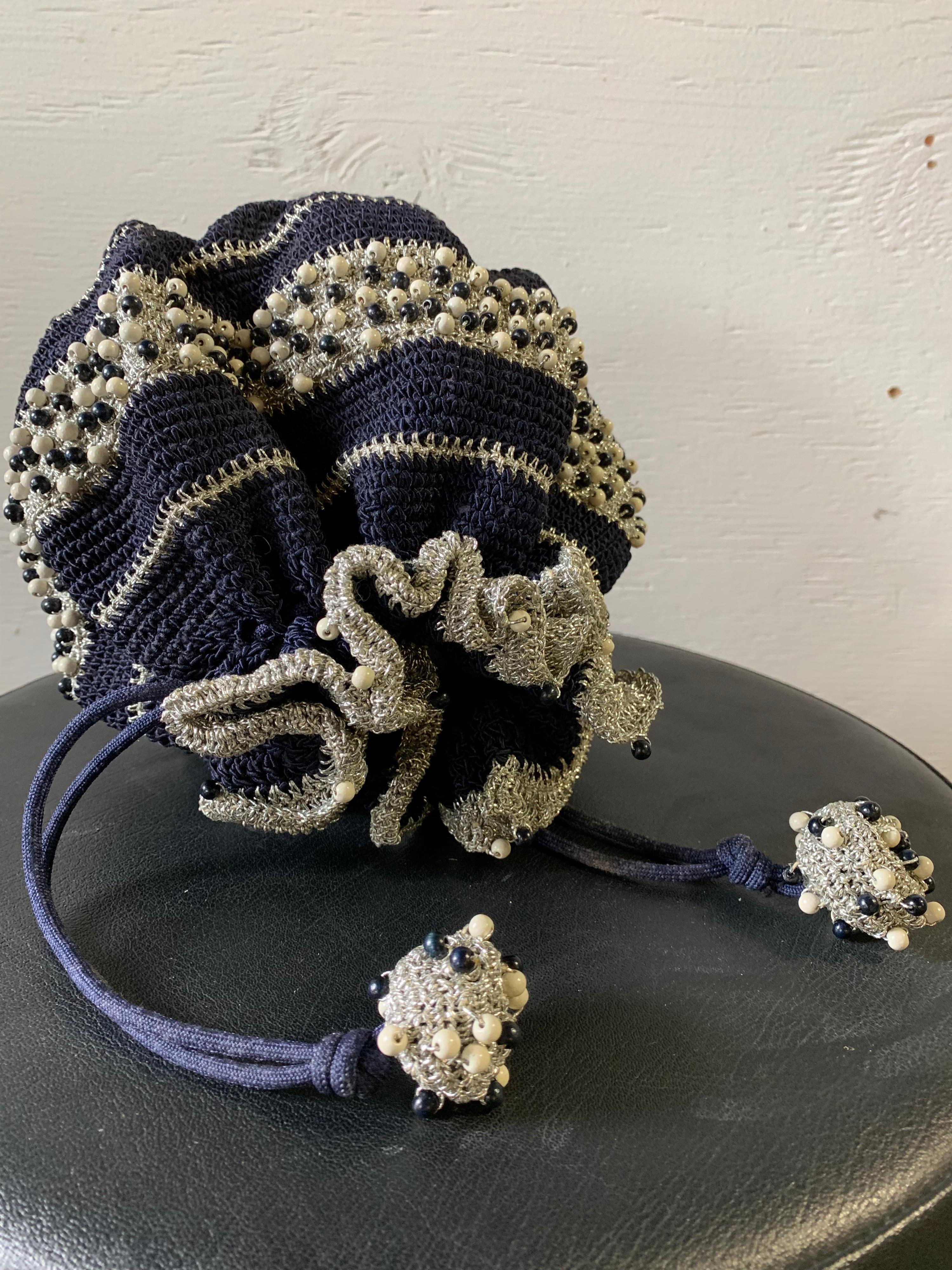 1950s Round Navy & Silver Metallic Crochet Summer Handbag W/ Wooden Beading For Sale 4