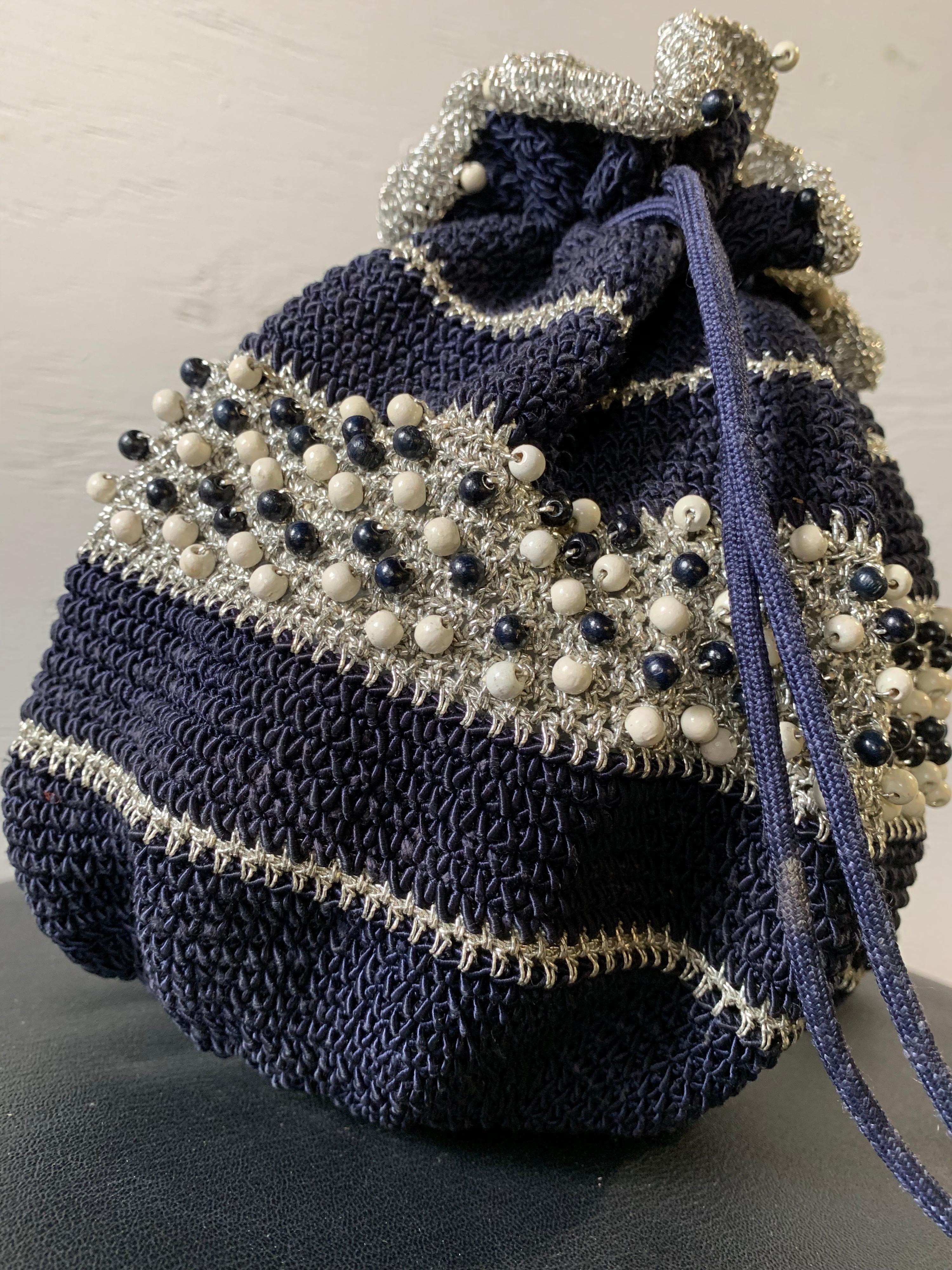 1950s Round Navy & Silver Metallic Crochet Summer Handbag W/ Wooden Beading In Excellent Condition For Sale In Gresham, OR
