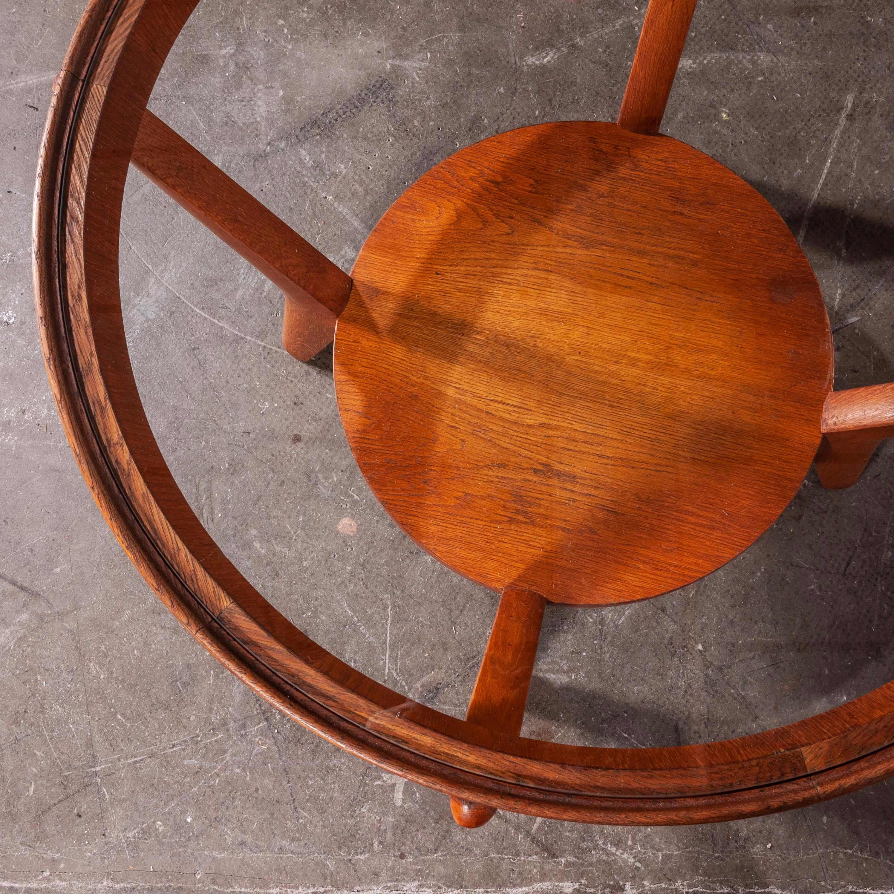 Oak 1950s Round Occasional Table by Kozelka and Kropacek for Interieur Praha, Ligh