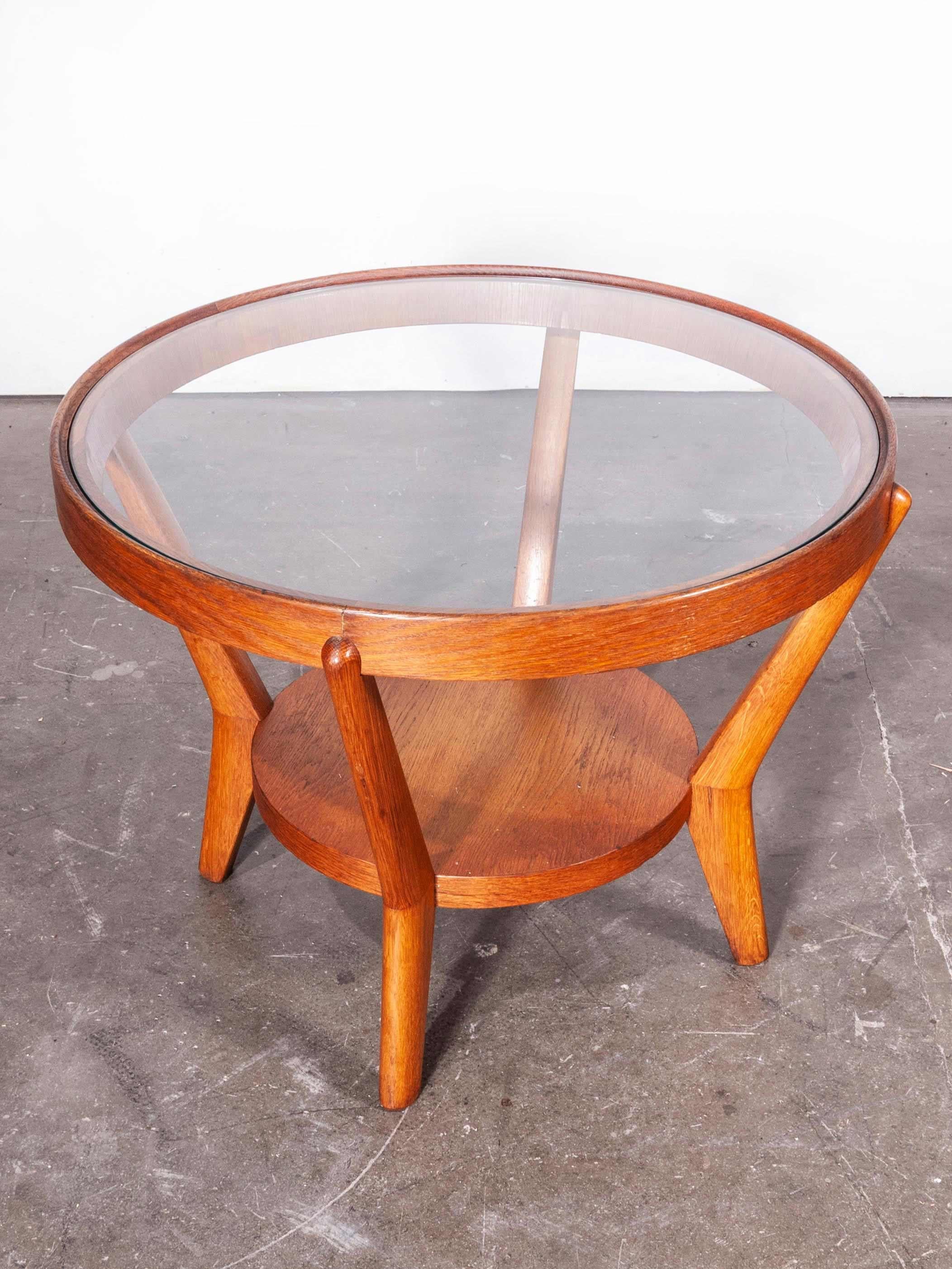1950s Round Occasional Table by Kozelka and Kropacek for Interieur Praha, Ligh 2