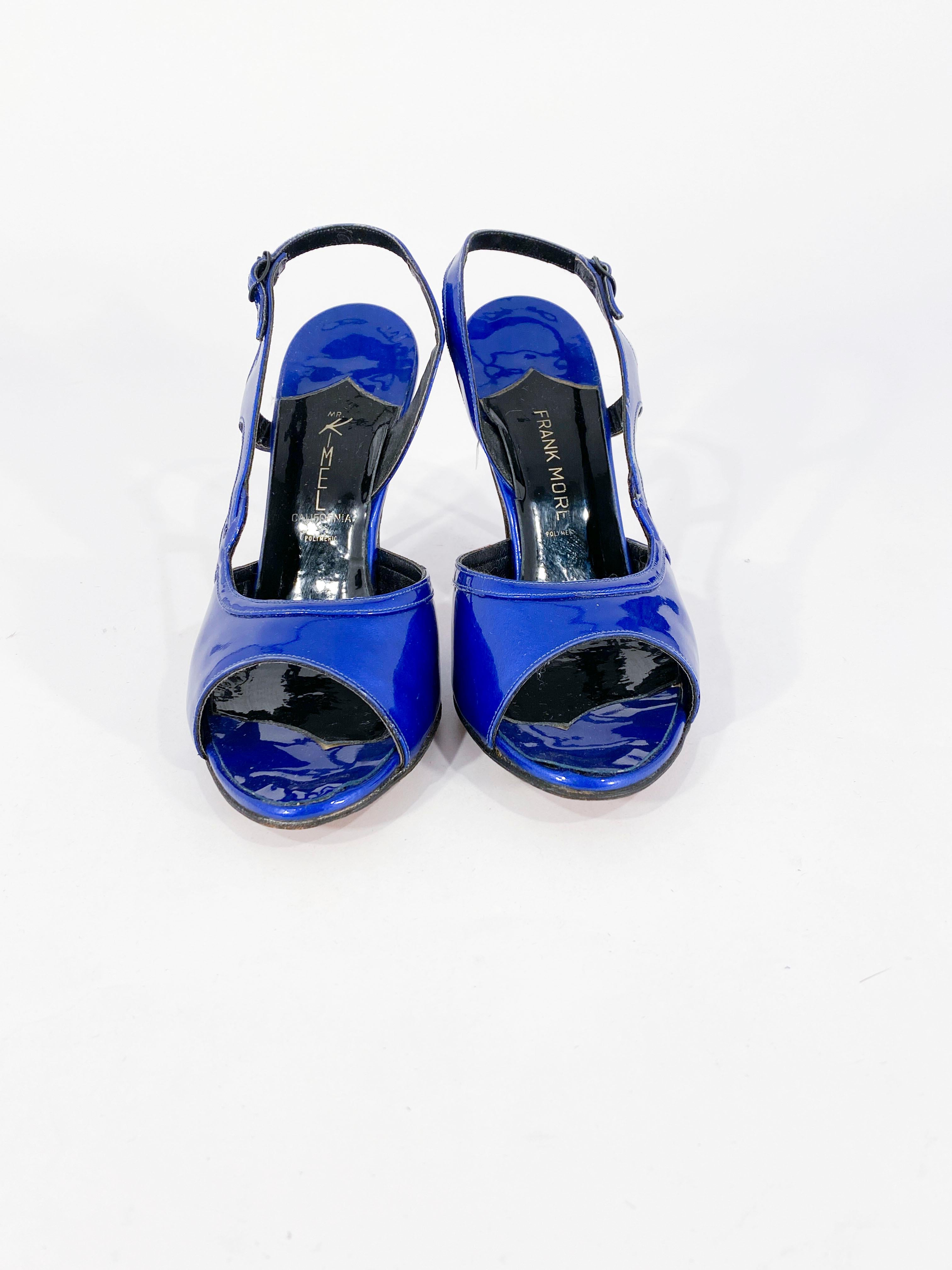 Bleu Chaussures à talons à talons en cuir verni bleu royal des années 1950 en vente