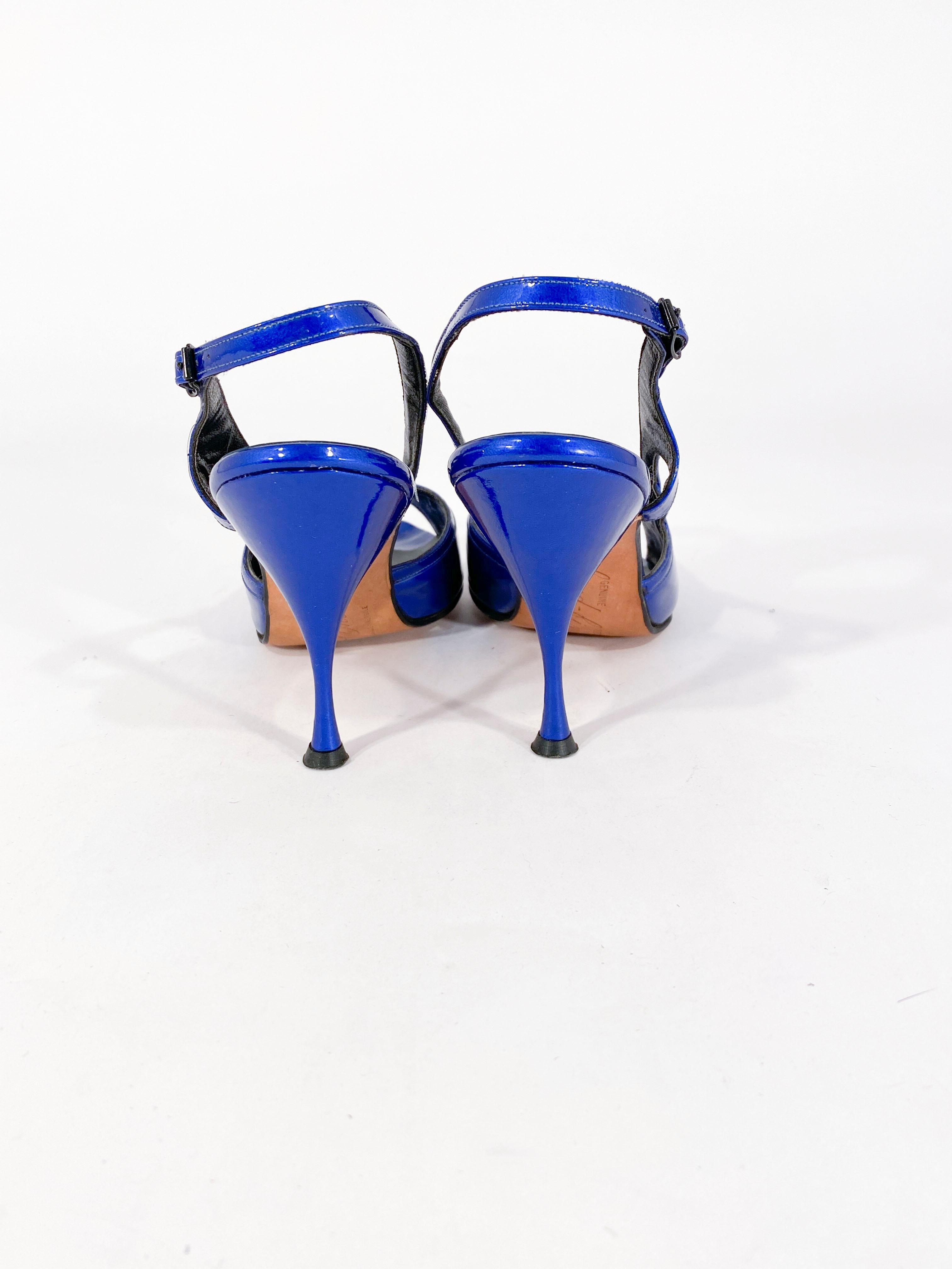 Chaussures à talons à talons en cuir verni bleu royal des années 1950 Unisexe en vente