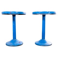 Tables d'appoint ou de salle à manger rondes Tolix bleu royal des années 1950 - Paire
