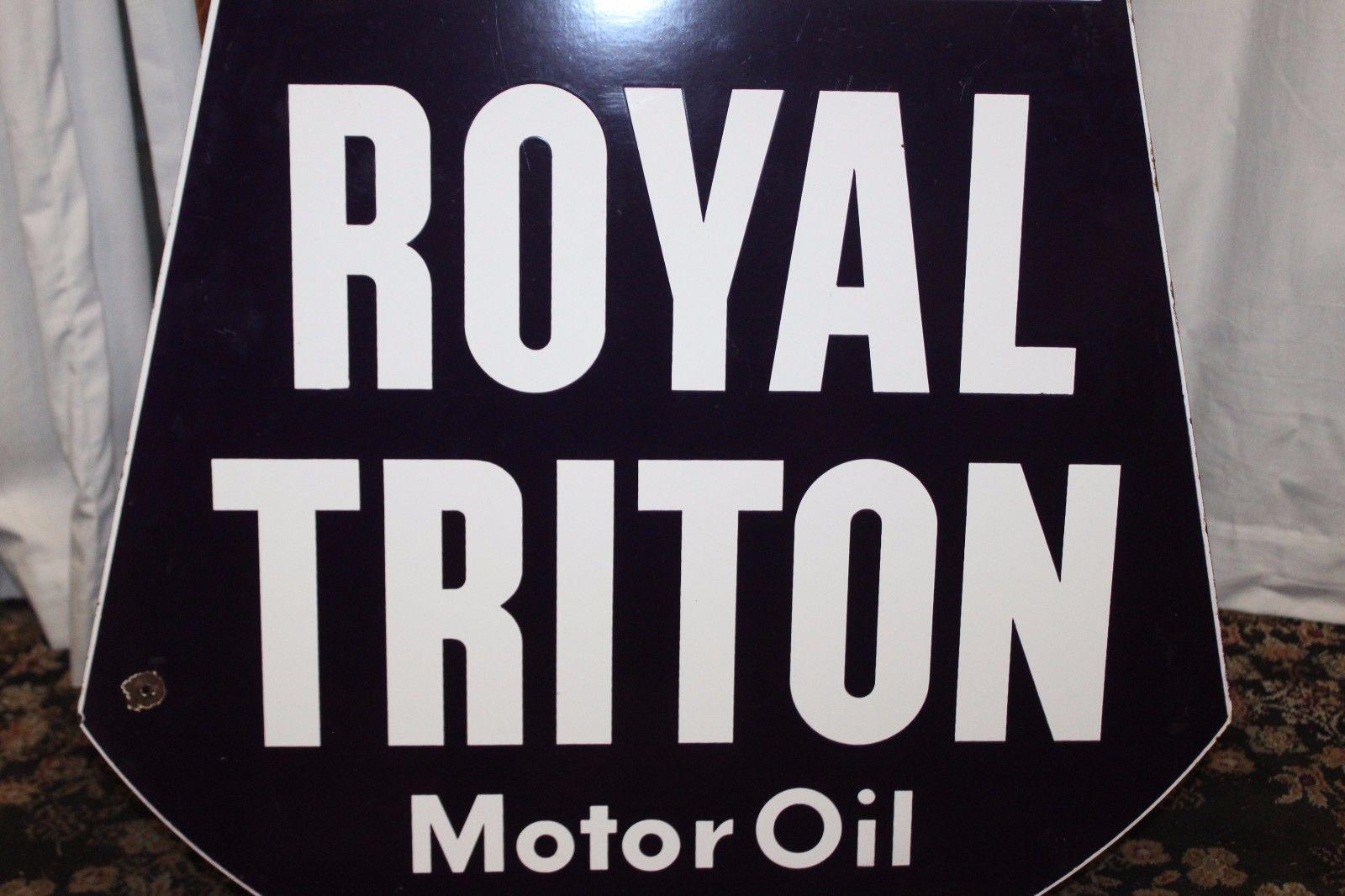 1950s Royal Triton Motor Oil Double-Sided Porcelain Sign For Sale 6