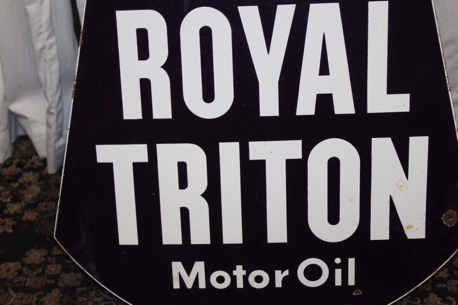 royal triton motor oil sign