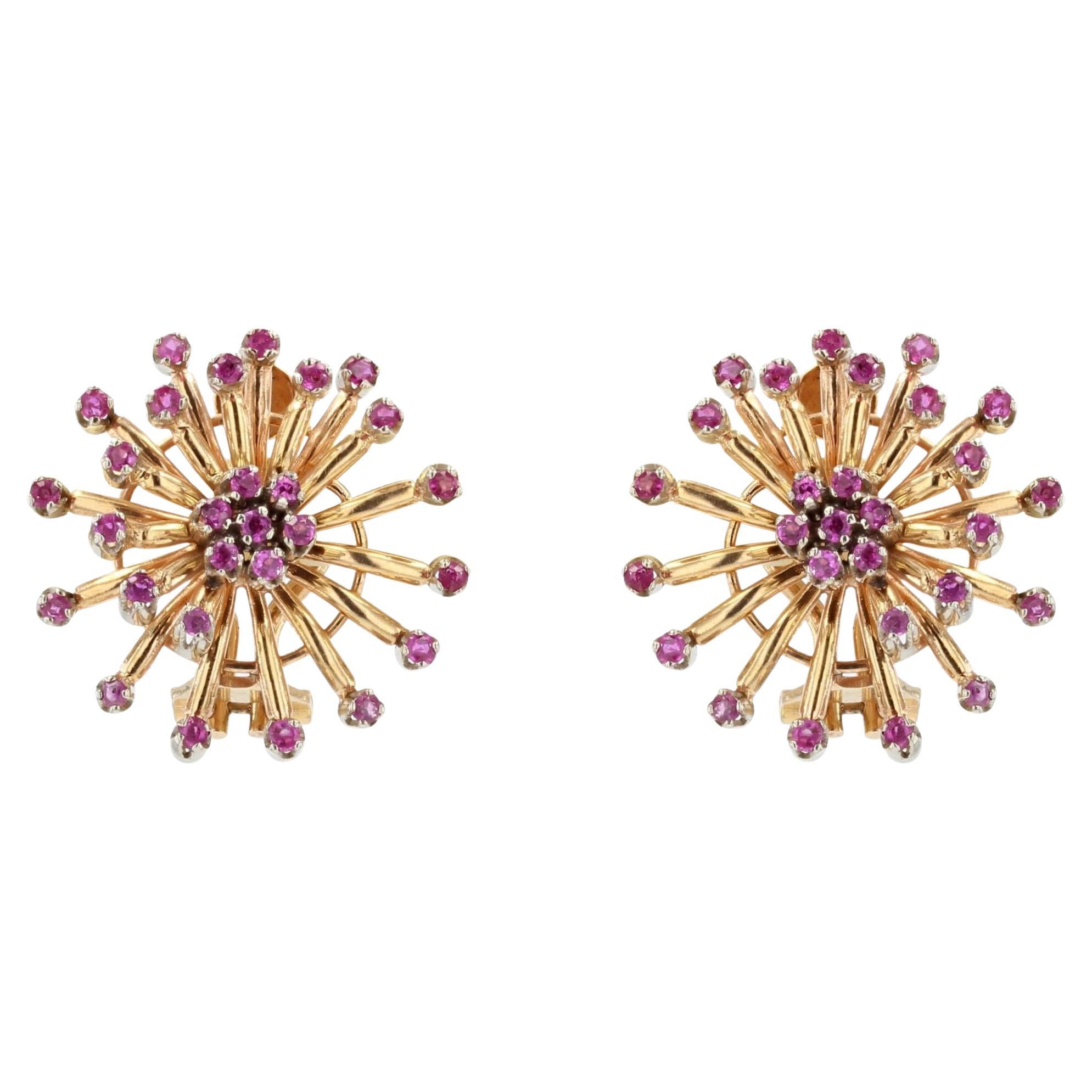 Boucles d'oreilles fleur en or jaune 18 carats et rubis des années 1950