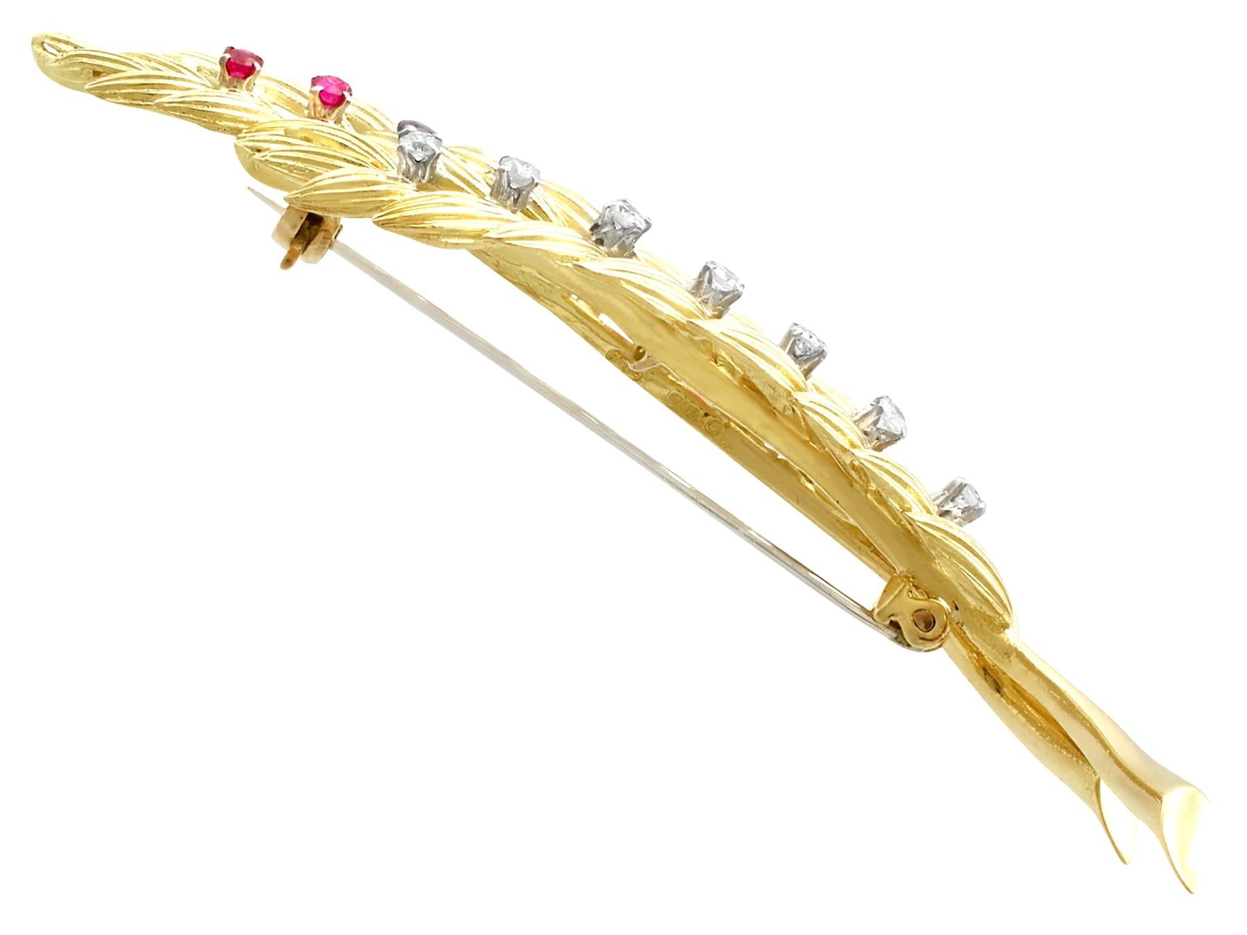 Vintage Ruby and Diamond Yellow Gold Leaf Brooch In Excellent Condition For Sale In Jesmond, Newcastle Upon Tyne