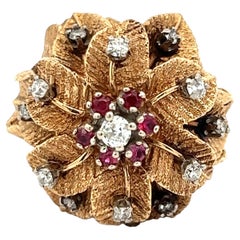 1950er Jahre Rubin Diamant 14 Karat Gelbgold Blume Vintage Cocktail Ring
