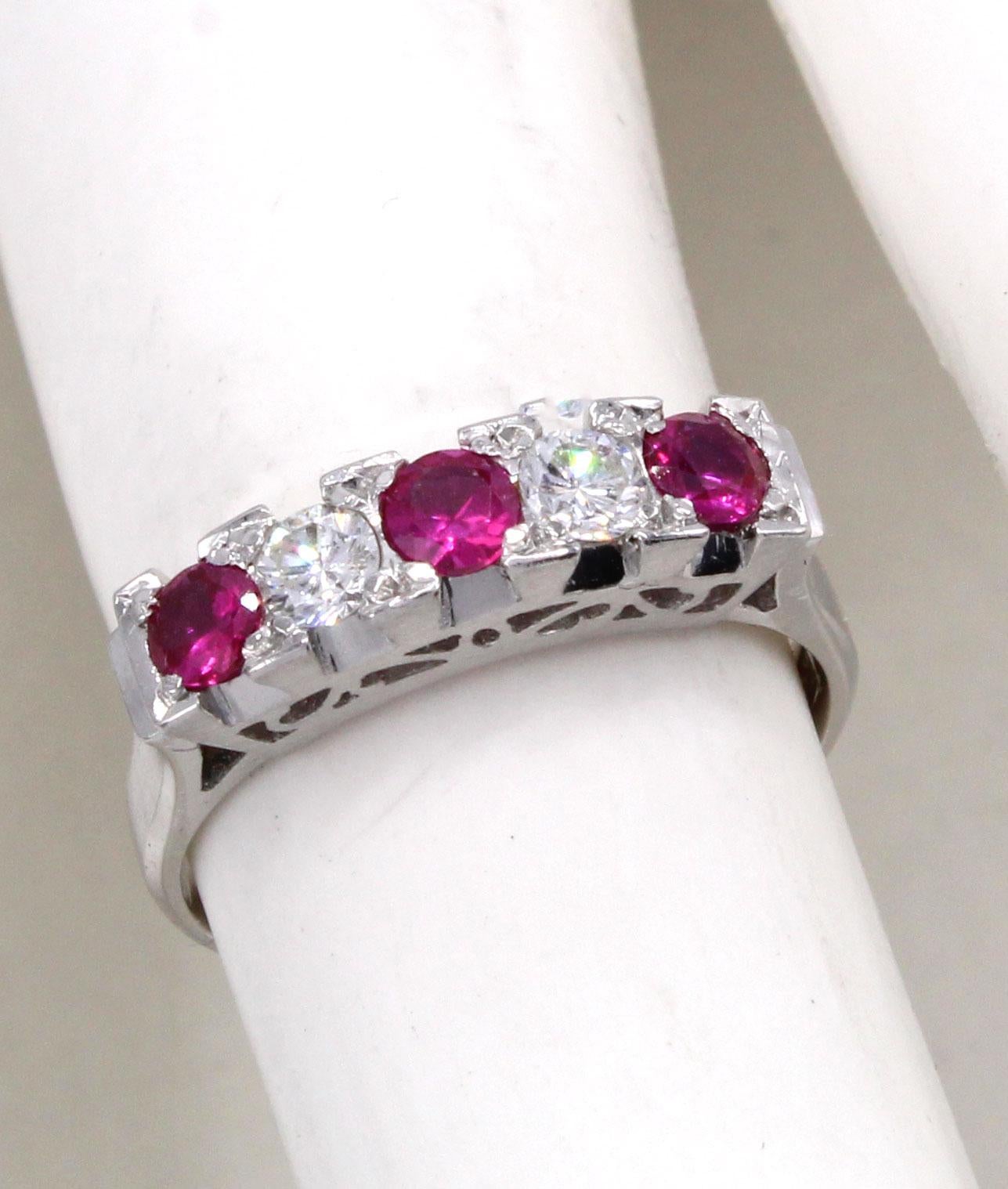 Round Cut 1950s Ruby Diamond Platinum Ring For Sale