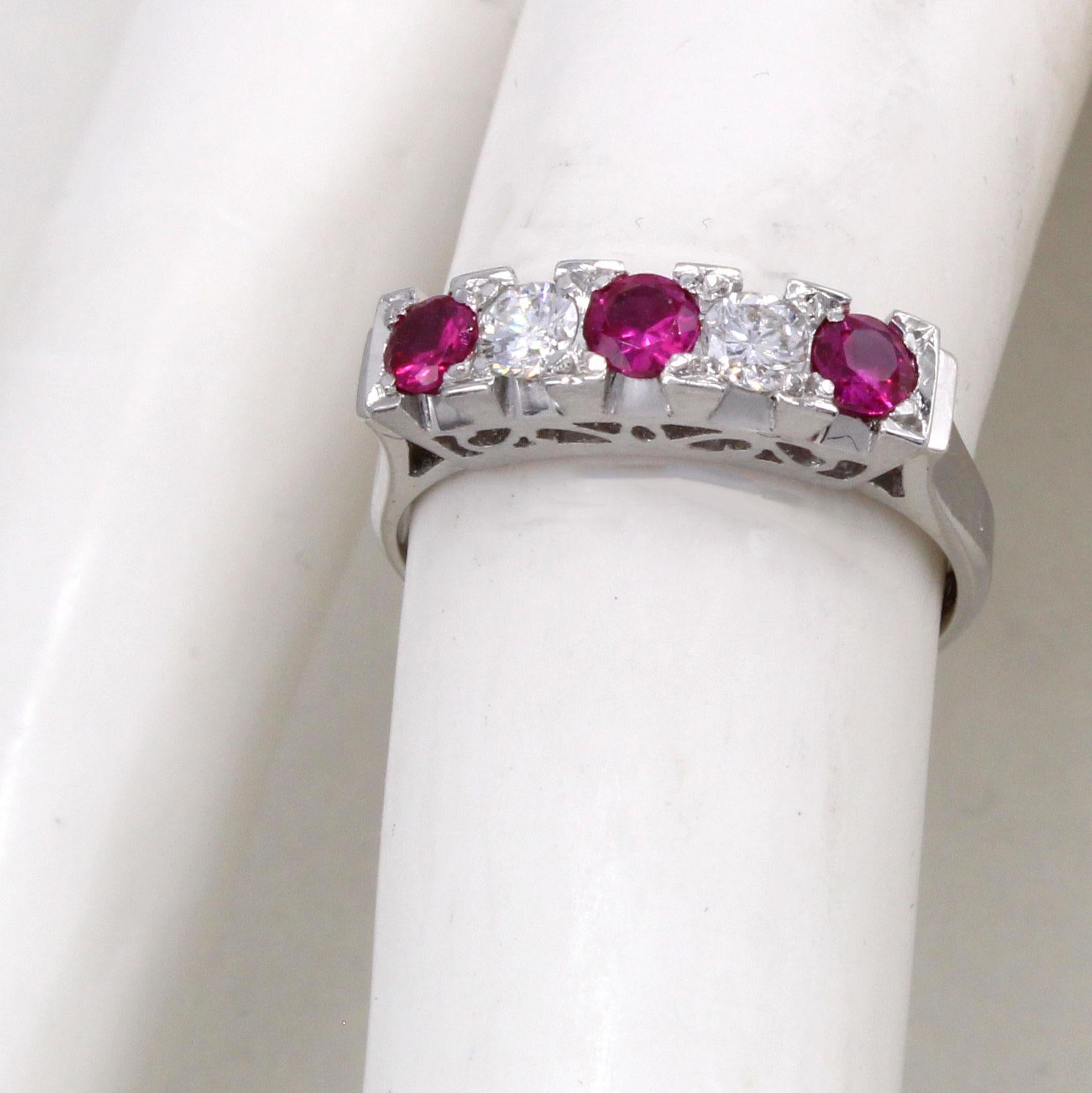 1950s Ruby Diamond Platinum Ring In Excellent Condition For Sale In New York, NY