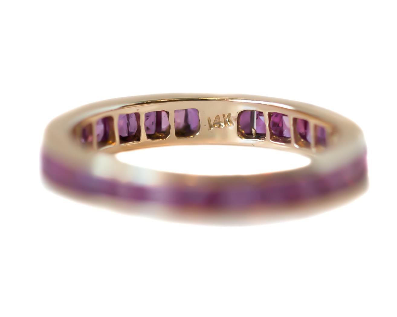 1950s Ruby Eternity Band in 14 Karat Yellow Gold In Good Condition For Sale In Atlanta, GA