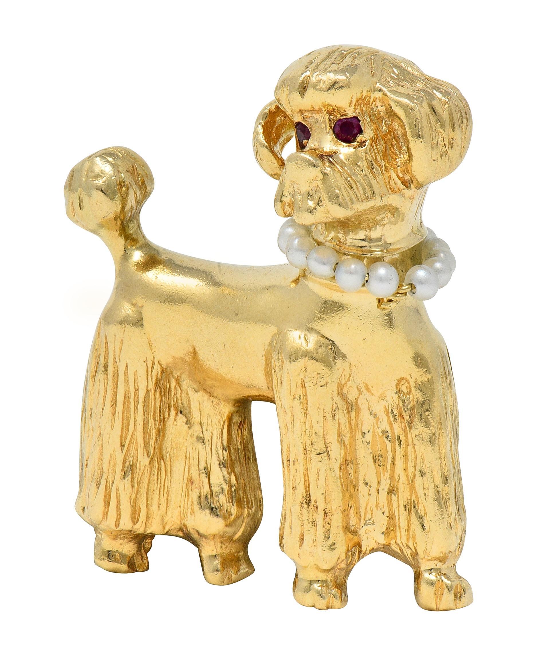 Pendentif breloque caniche vintage en or jaune 14 carats avec perles de rubis des années 1950 Excellent état - En vente à Philadelphia, PA
