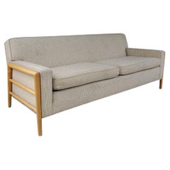 Russel Wright für Conant Ball Sofa, Mid-Century Modern mit Holzarmlehnen, 1950er Jahre