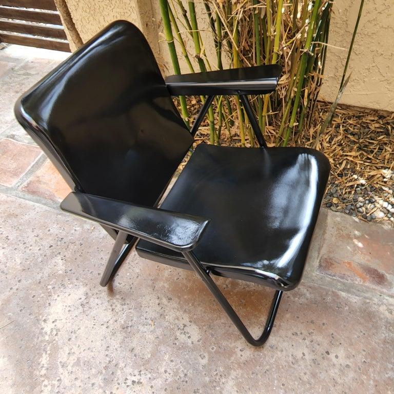 1950 Russel Wright Tres Sillas de Patio Vintage Plegables Negro mediados del siglo XX en venta
