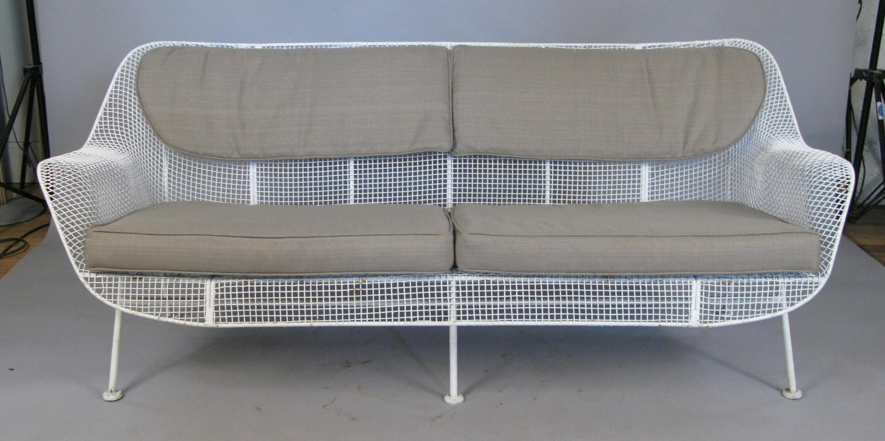 1950s Russell Woodard 'Sculptura' Sofa and Pair of Lounge Chairs In Good Condition In Hudson, NY