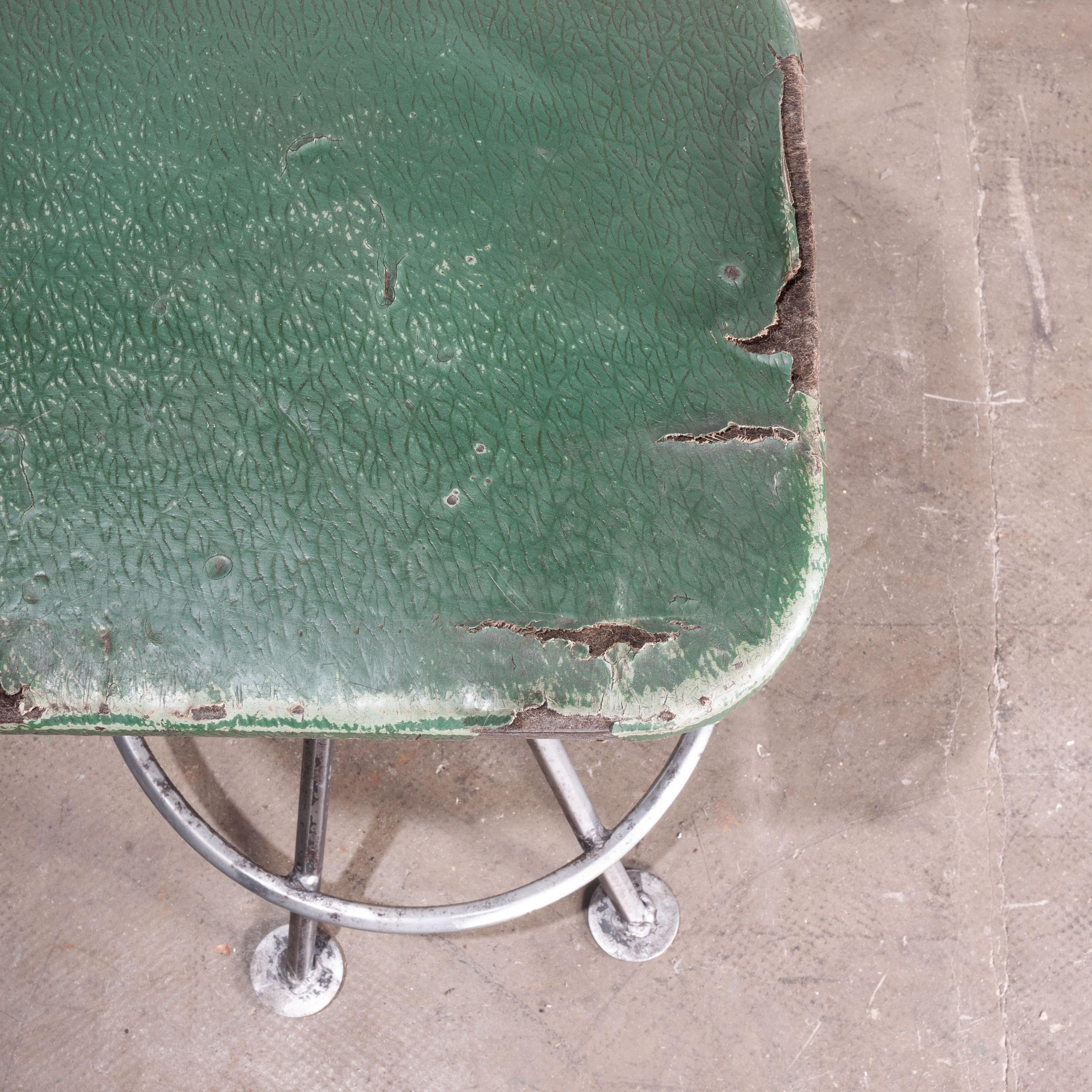 Mid-Century Modern Chaise de soudeur industrielle russe pivotante des années 1950 en vente