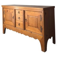 Aparador rústico de pino de los años 50