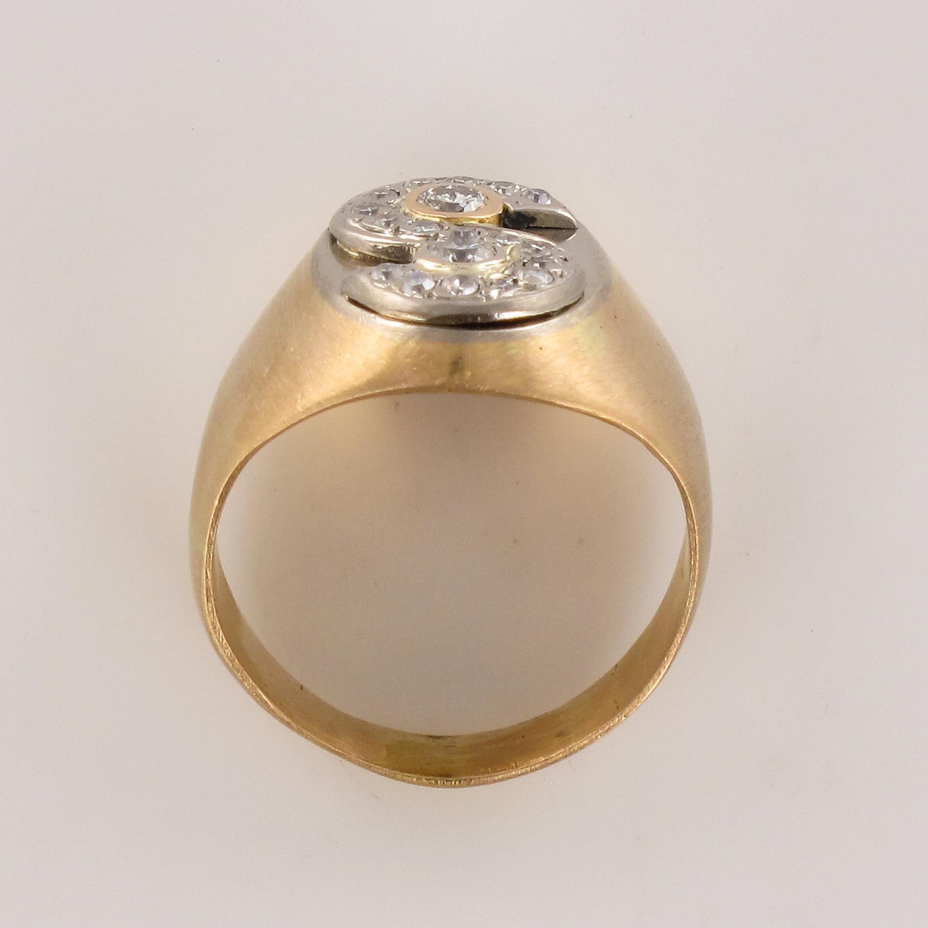 1950s S Shape Diamond Retro Signet Ring In Good Condition In Poitiers, FR