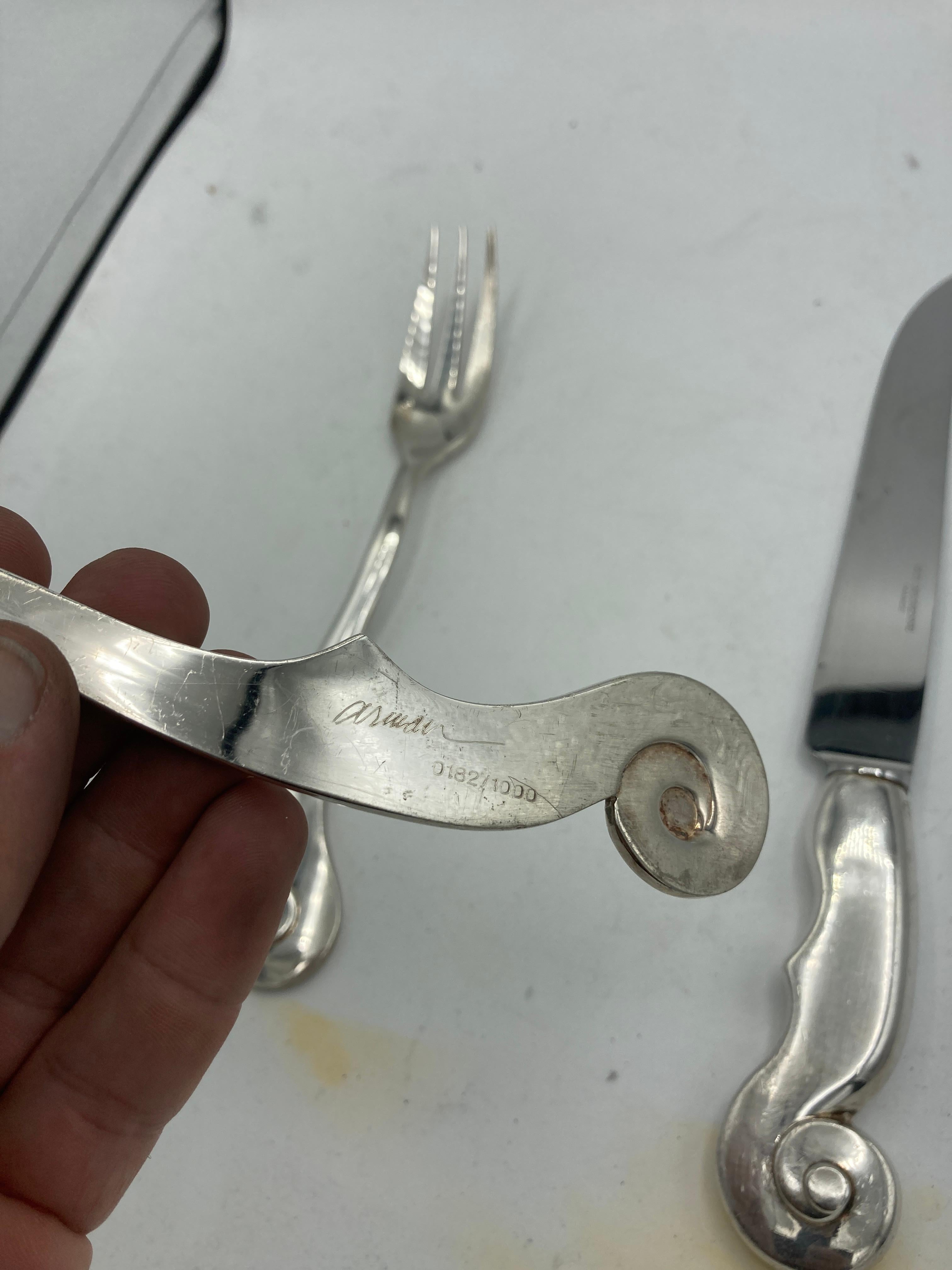 Cuchillo para servir ensaladas y carne de 1950 del famoso escultor Arman finales del siglo XX en venta