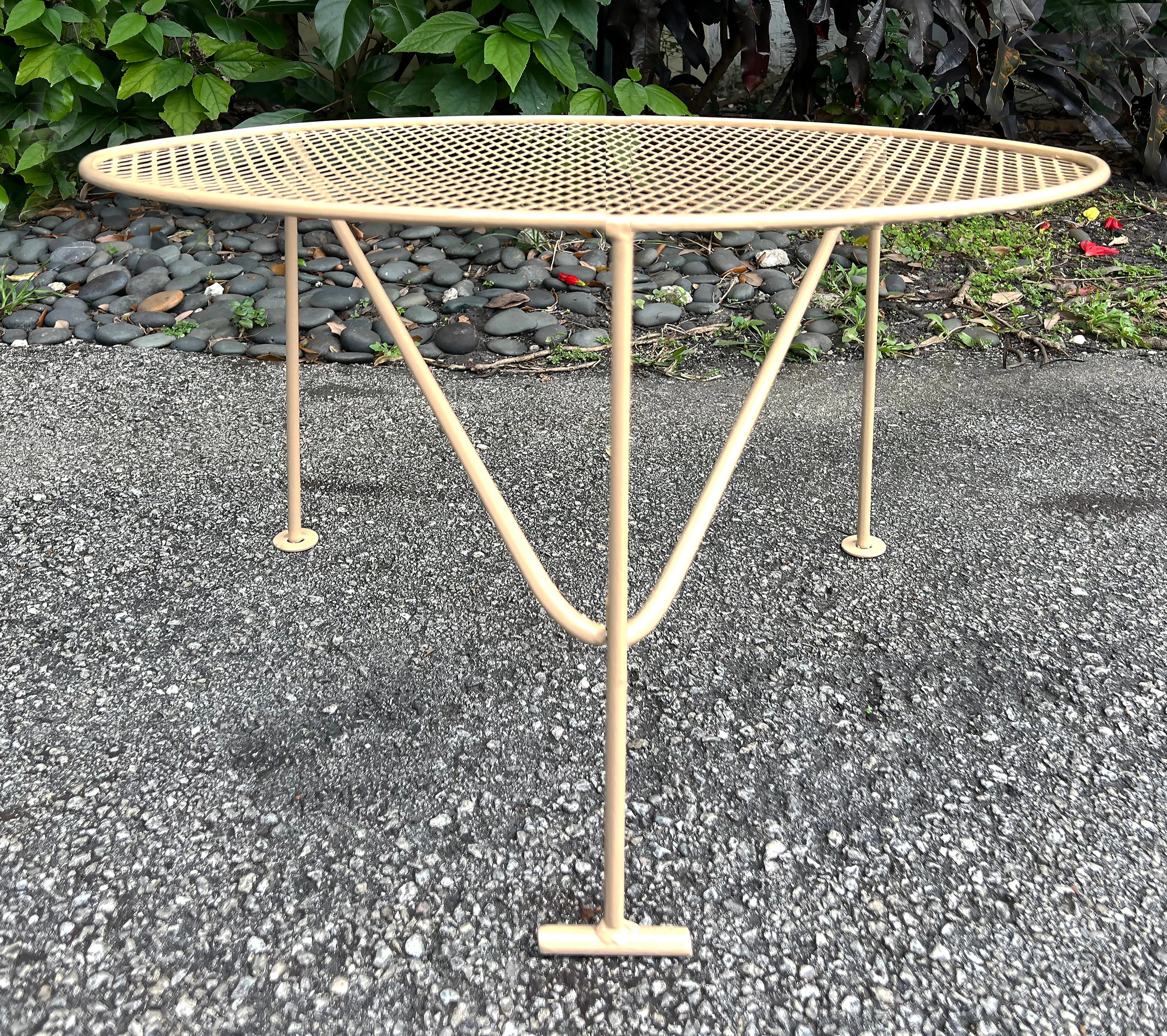 1950s Salterini Iron Tripod Outdoor Garden Side Table,  Vintage

Offered for sale is a 1950s Salterini tripod outdoor side table that has been painted a 
