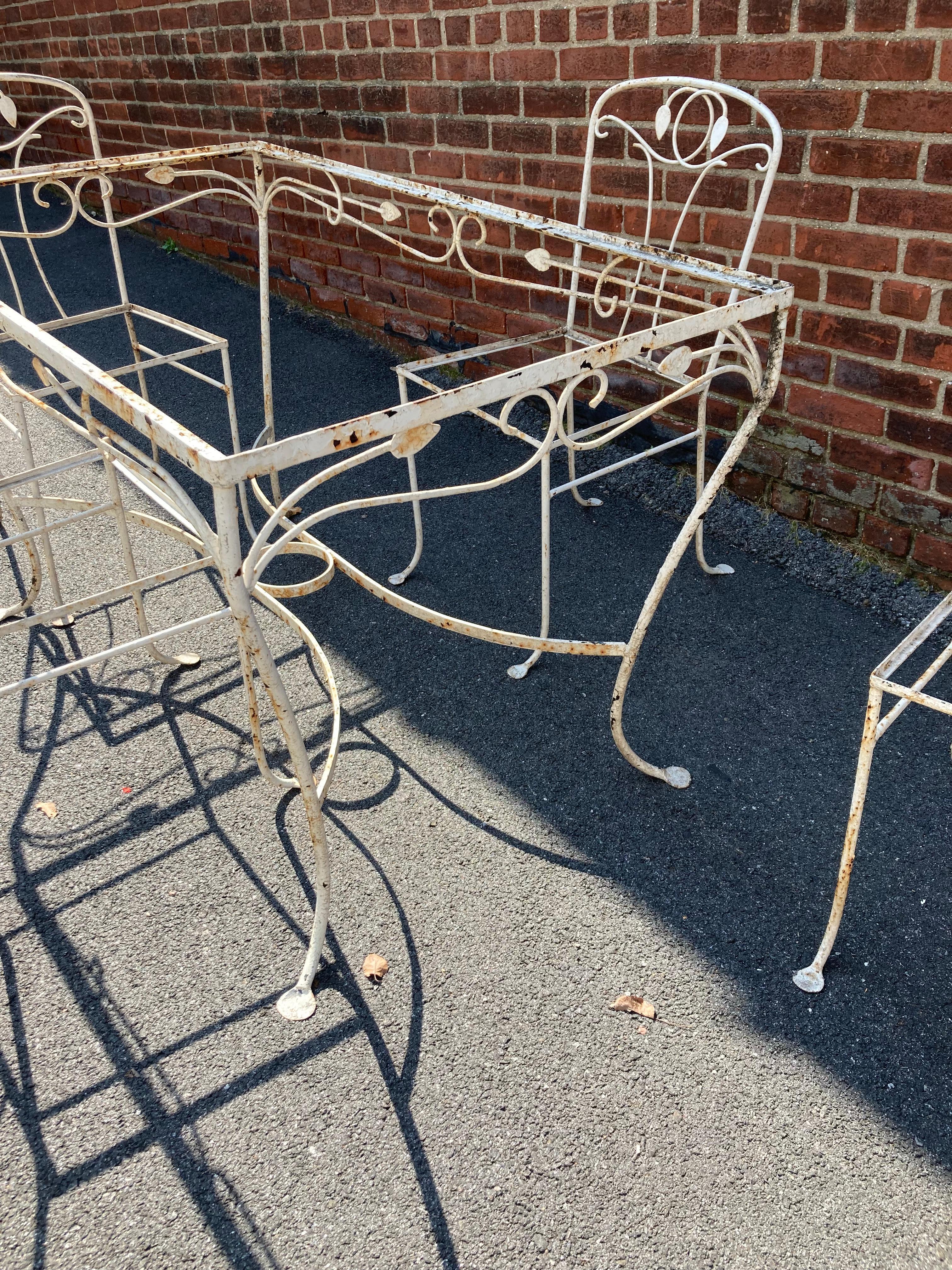 1950s Salterini Wrought Iron Outdoor Set In Good Condition In Tarrytown, NY