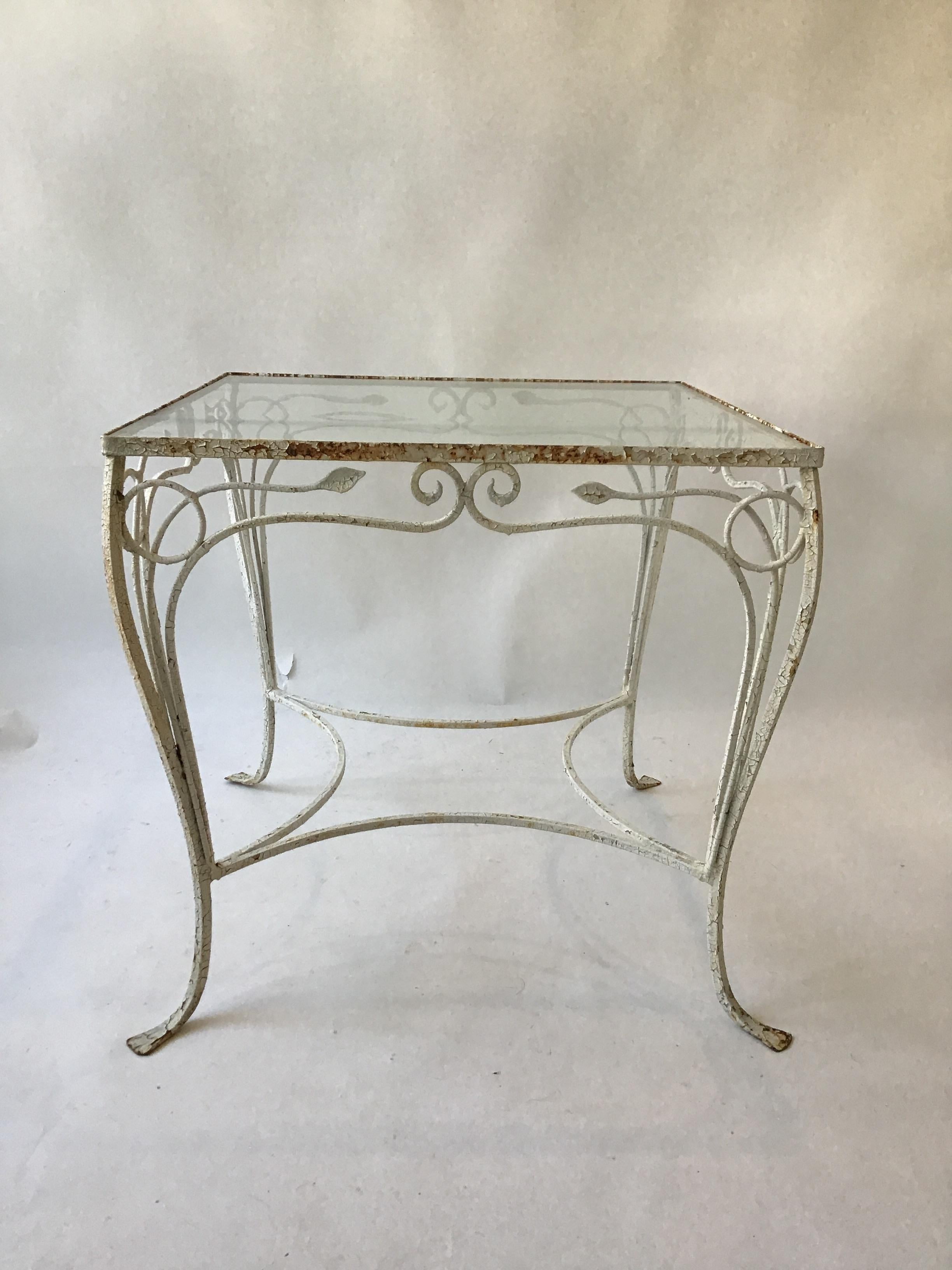 1950s Salterini Wrought Iron Small Outdoor Table In Fair Condition For Sale In Tarrytown, NY