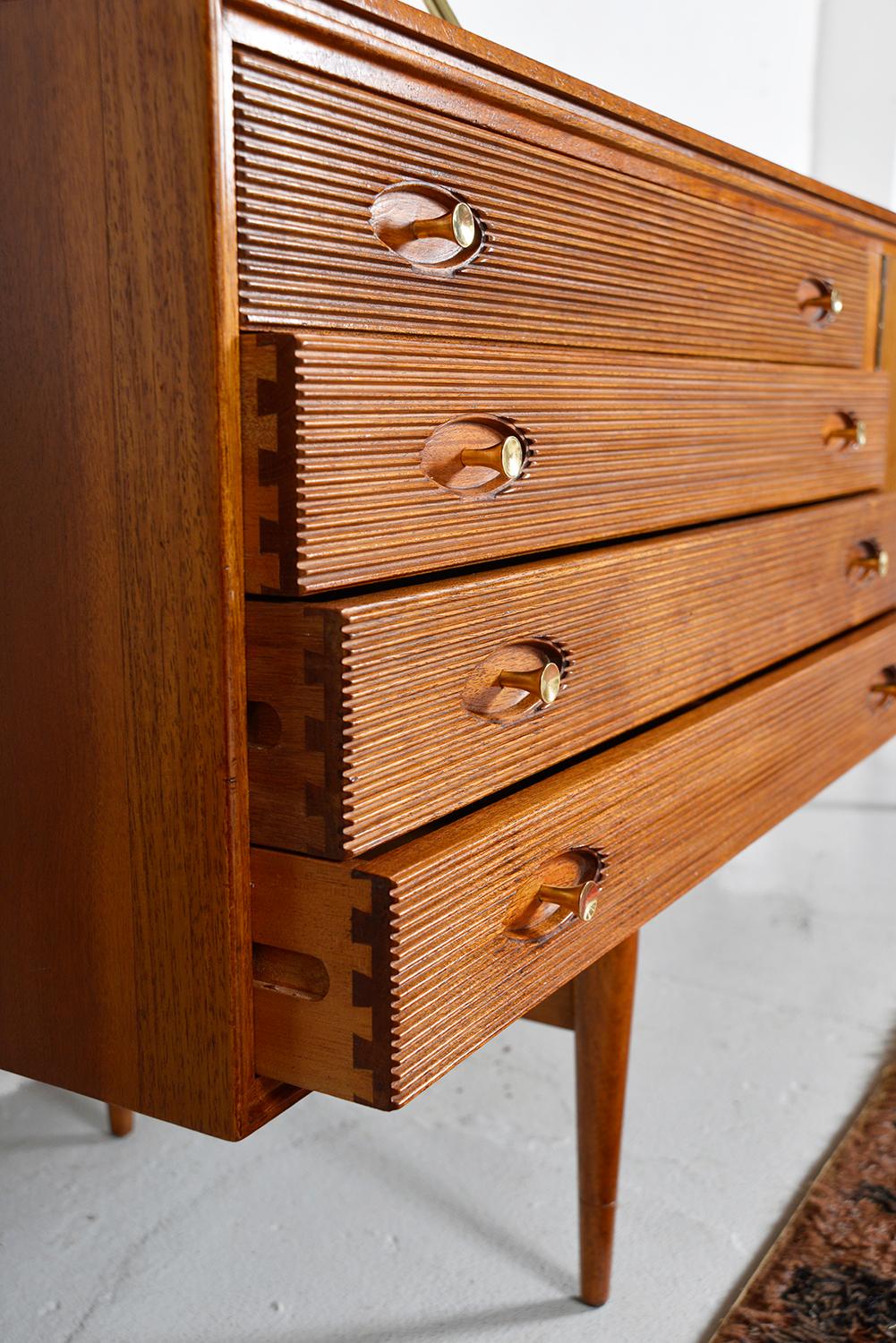 1950s Sapele Hamilton Sideboard by Robert Heritage for Archie Shine Midcentury  5