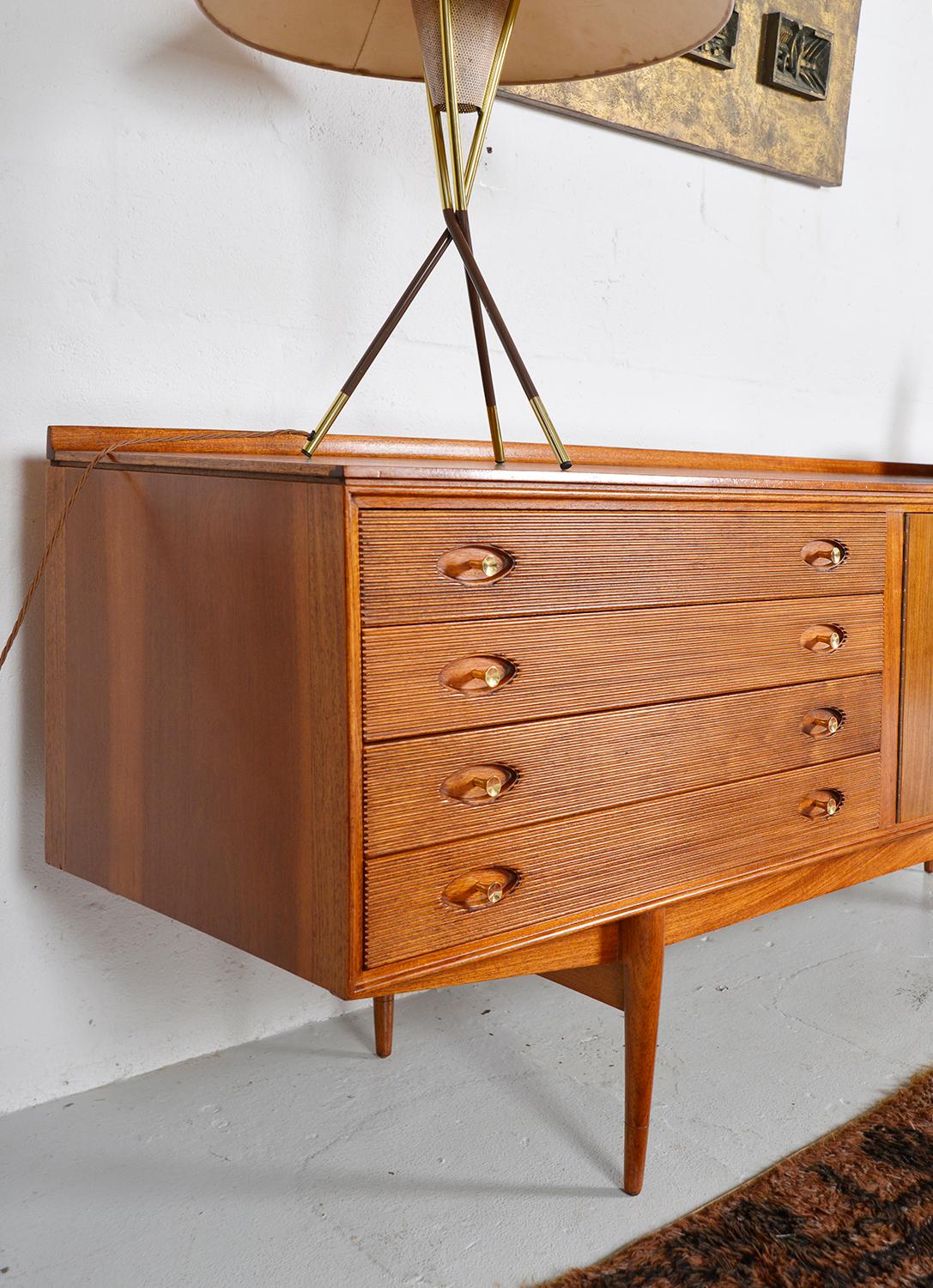 1950s Sapele Hamilton Sideboard by Robert Heritage for Archie Shine Midcentury  In Good Condition In Sherborne, Dorset