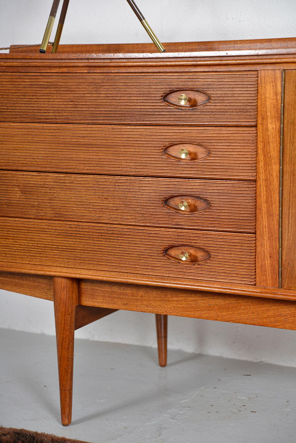 Mahogany 1950s Sapele Hamilton Sideboard by Robert Heritage for Archie Shine Midcentury 