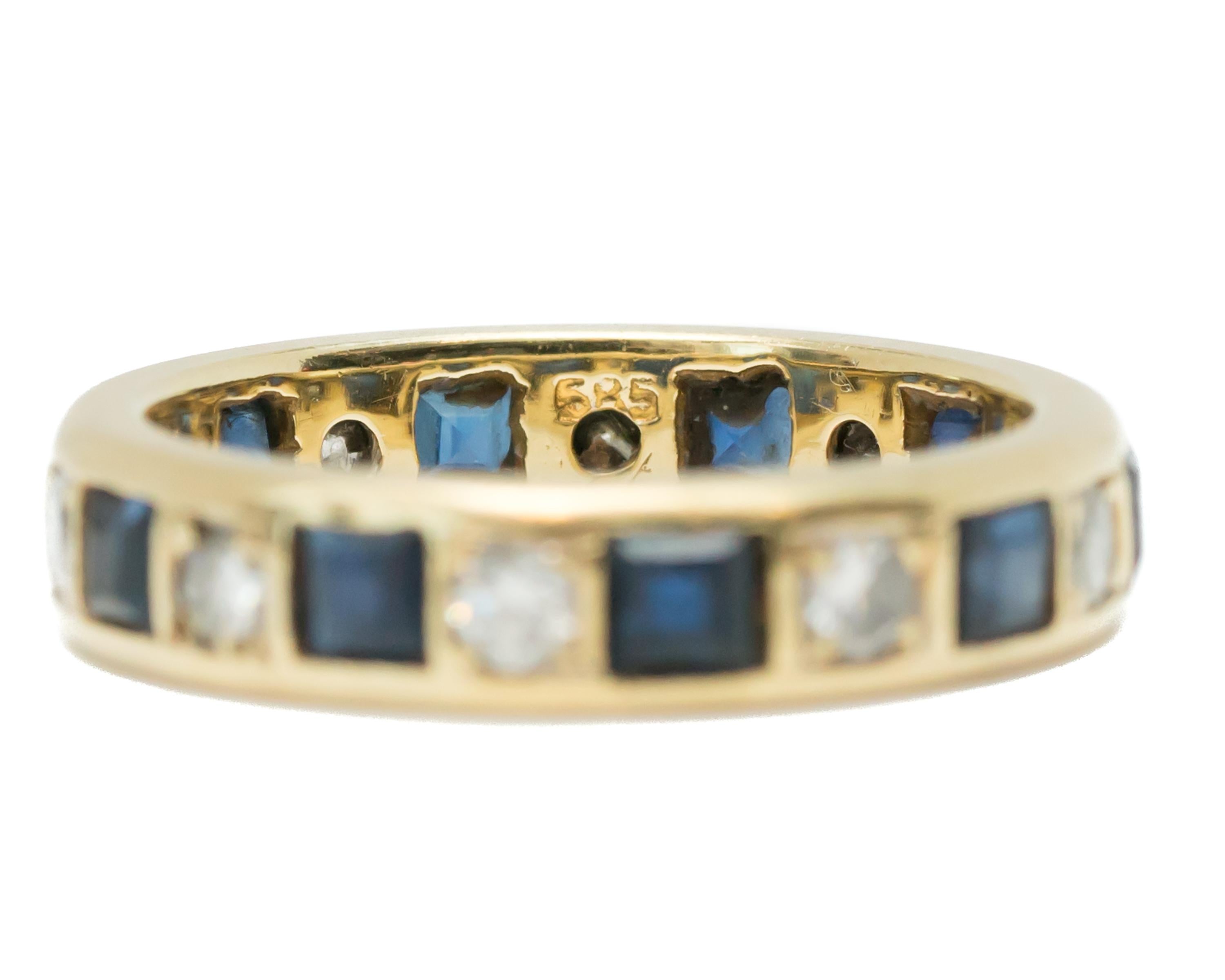 Anneau d'éternité en or jaune 14 carats, saphir et diamant des années 1950 Pour femmes en vente
