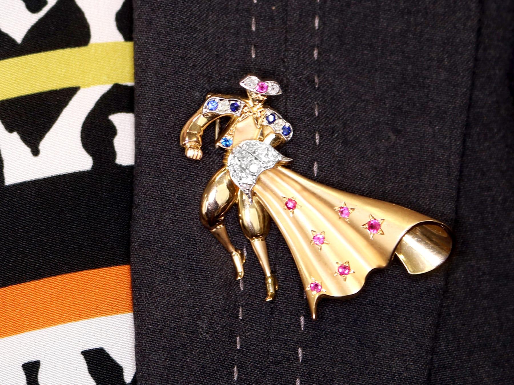 Broche Matador vintage en or jaune 18 carats, saphir, rubis et diamants en vente 3