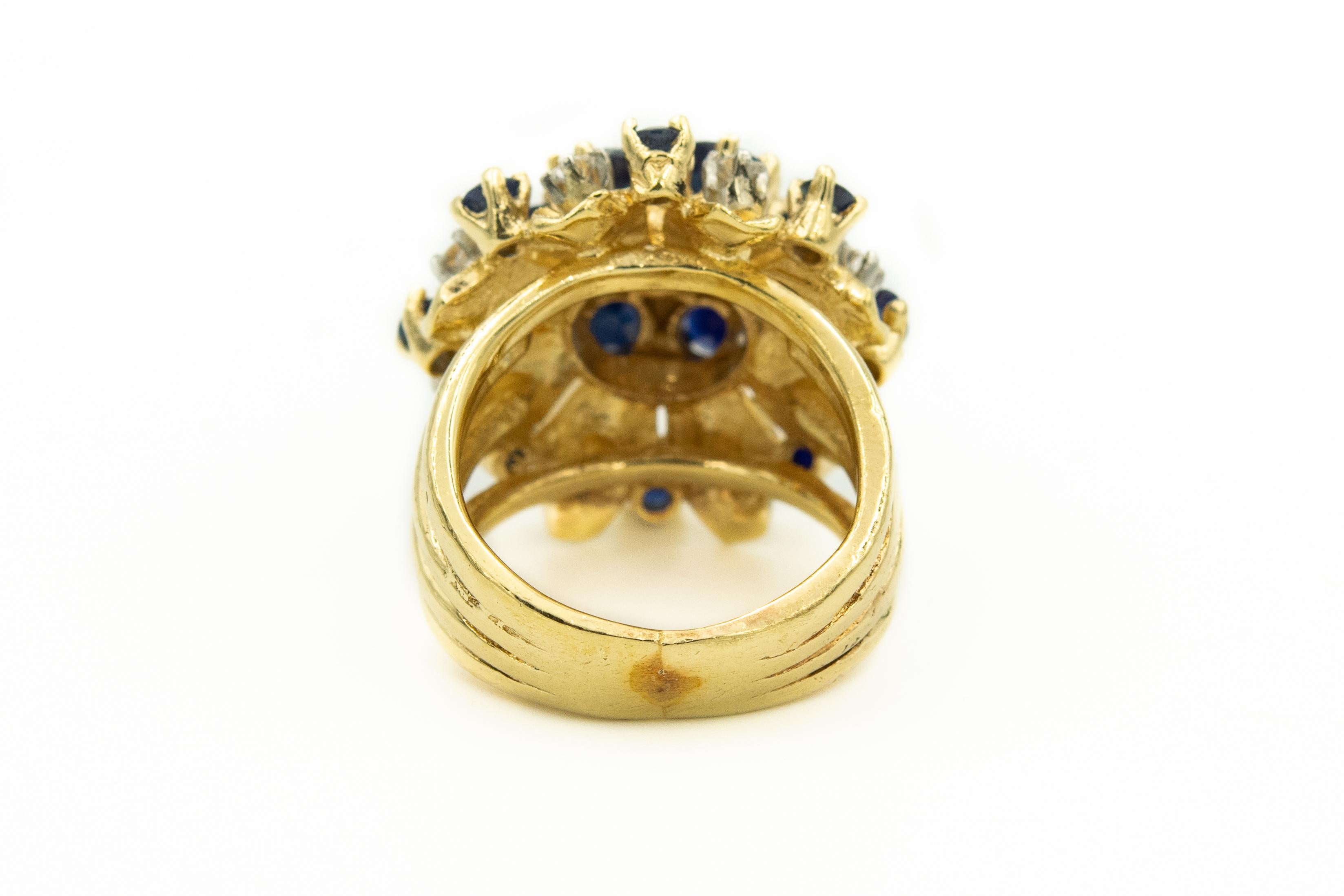 1950s Sapphire Diamond Flower Dome Cluster Yellow Gold Ring In Good Condition For Sale In Miami Beach, FL