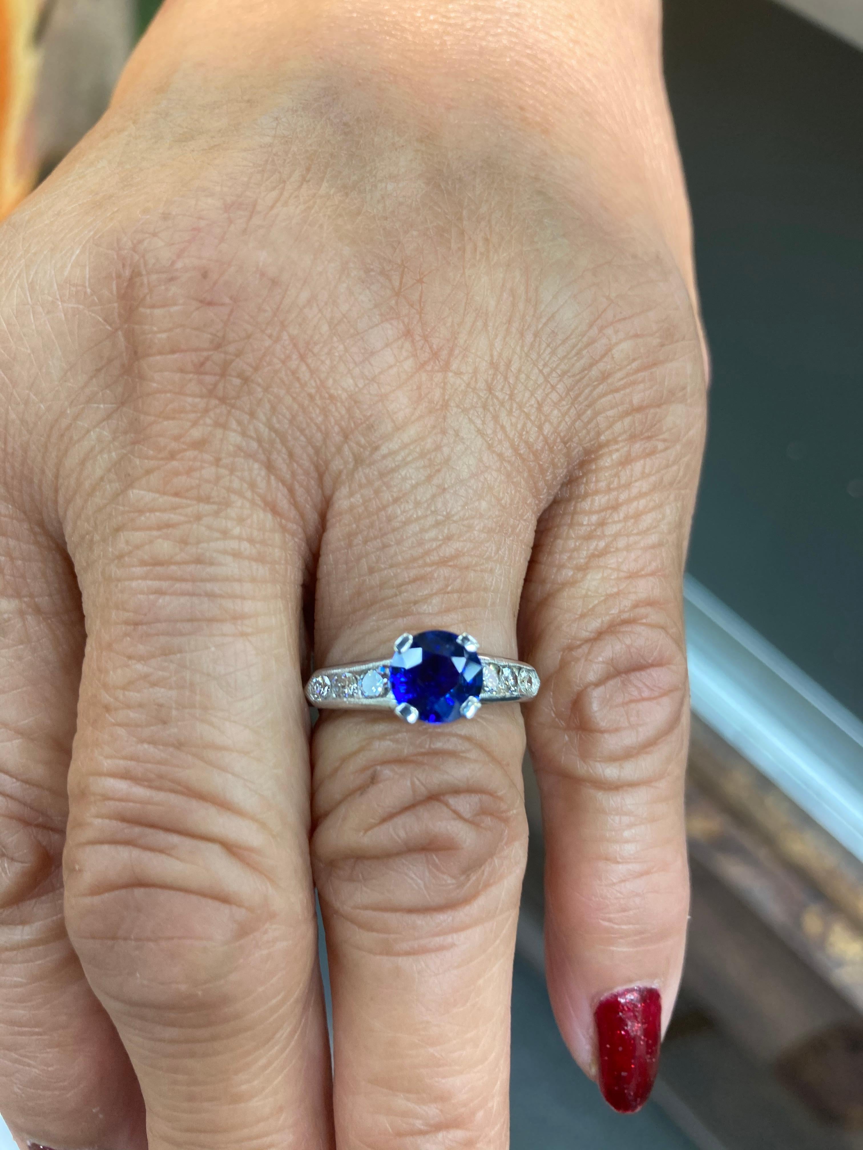 1950s Sapphire Diamond Platinum Engagement Ring In Good Condition In Los Angeles, CA